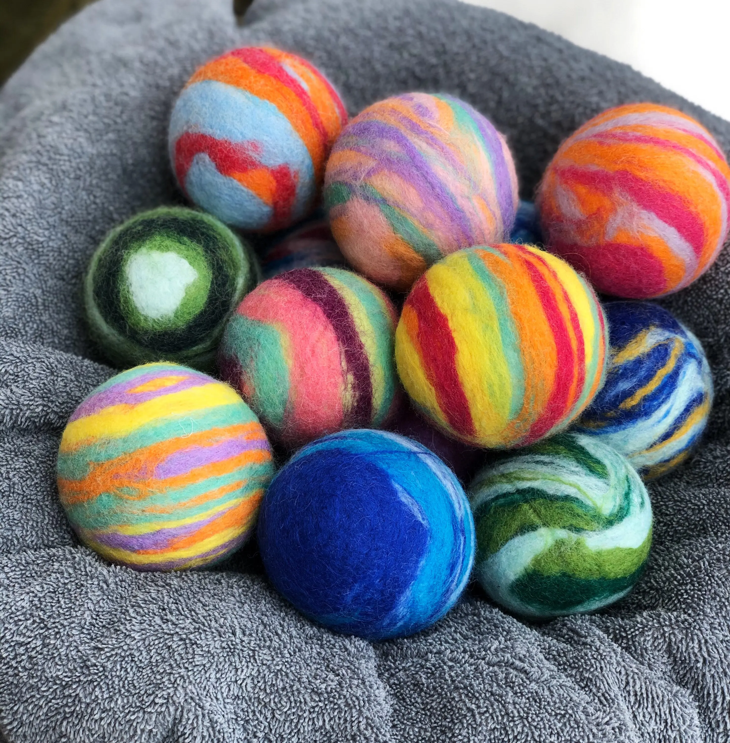 Natural Reusable Laundry Wool Dryer Balls Washing Machine Saves Drying Time