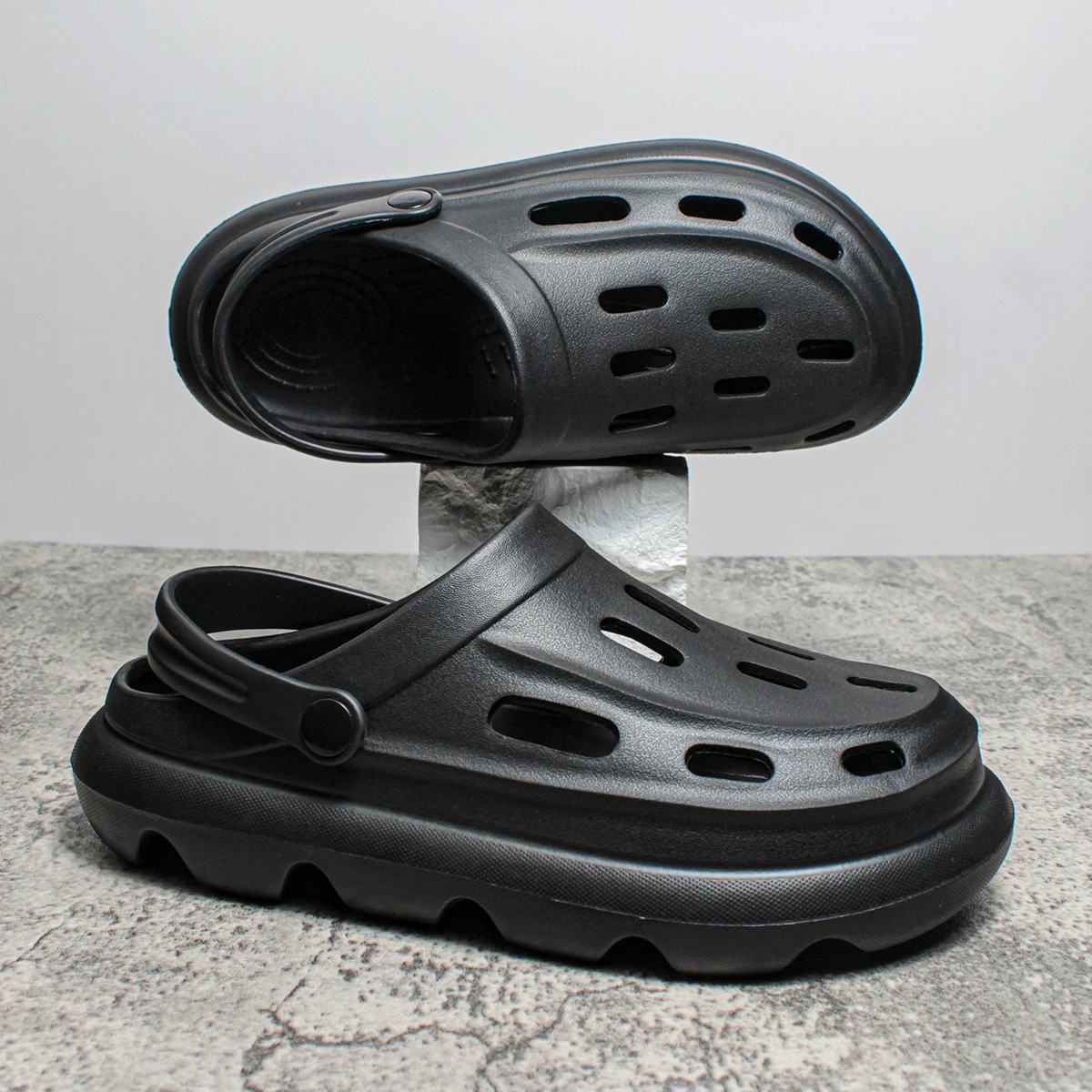 Platform Unisex Fashion Outdoor EVA Clogs Women Sandals Home Bubble Skeleton Slides Slippers 2024