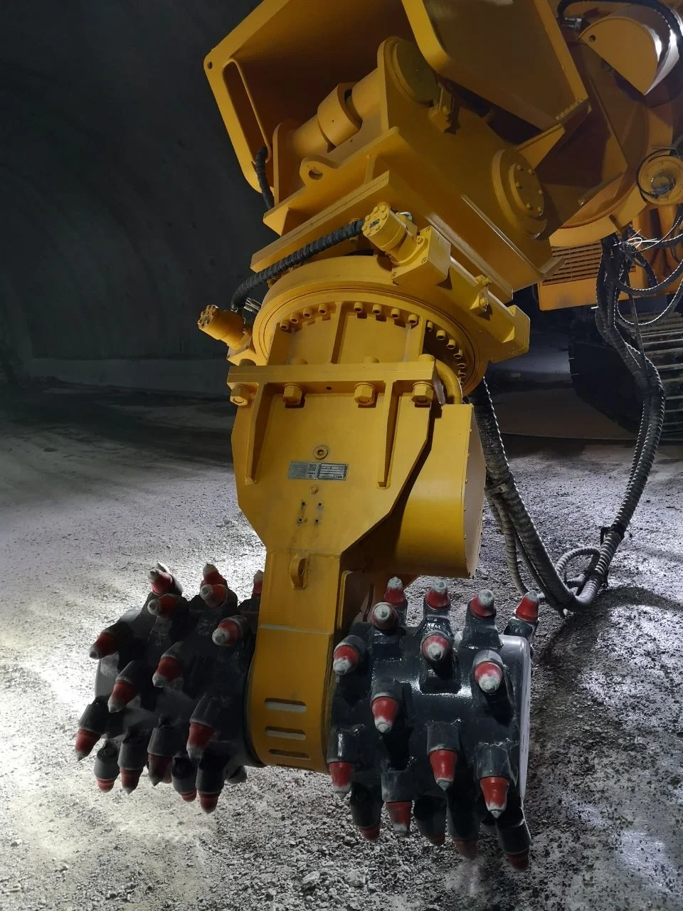 Hydraulic Rock Breaker for 10 ton Excavator Multifunctional Drum Cutters BM40