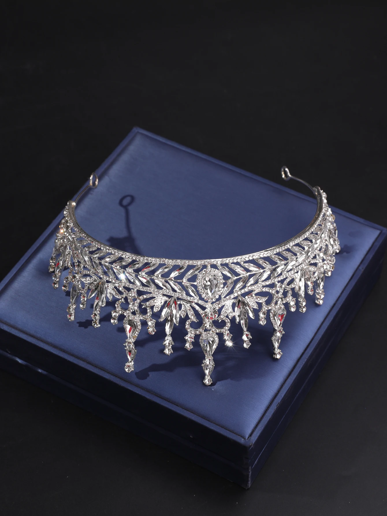 Made In China High Quality Crystal Tiara Flower Tiara Head Crown For Women Birthday Party Decorations