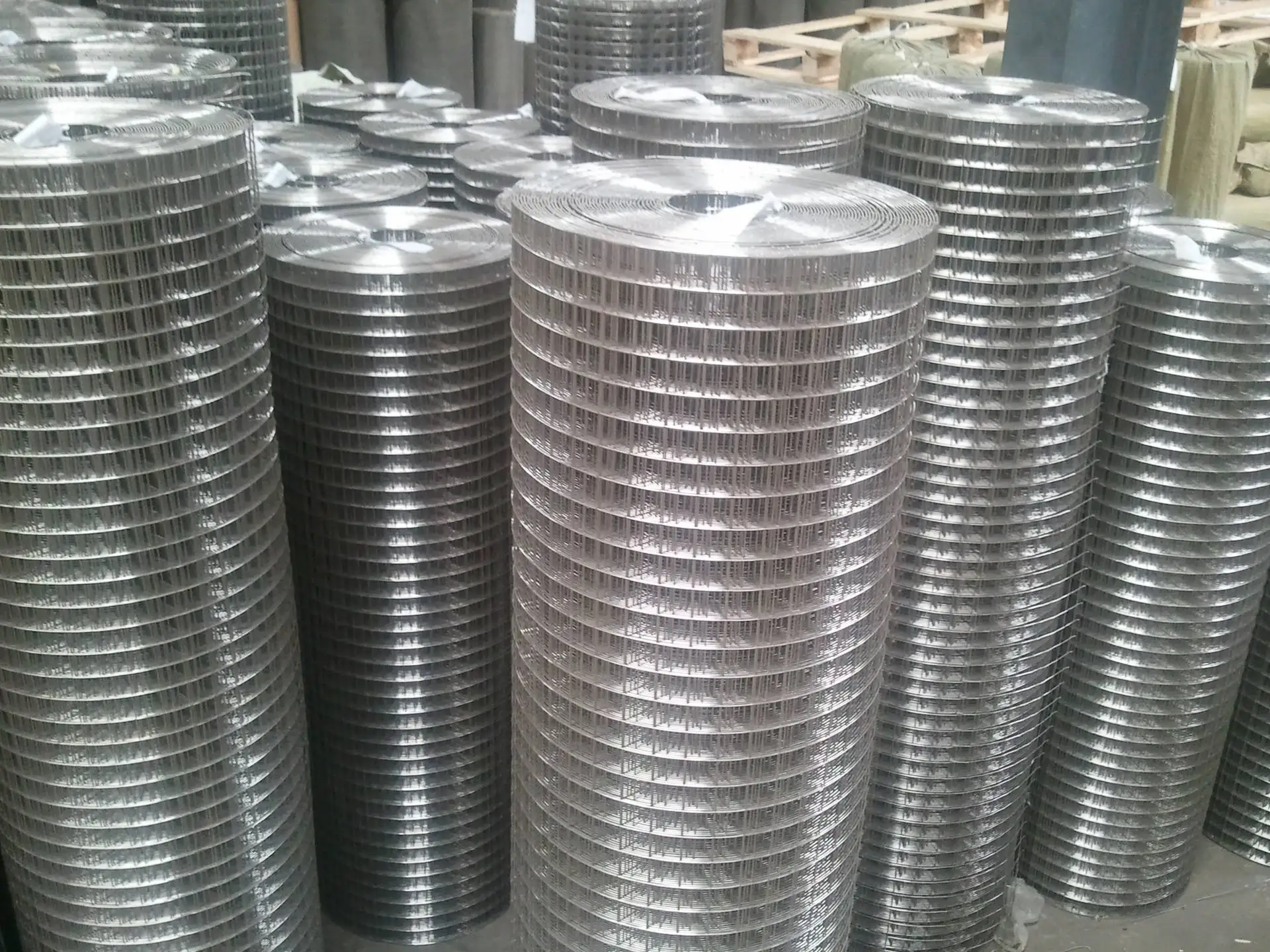Manufacturers direct sale construction hot dip galvanized after iron wire mesh basket fence landscape