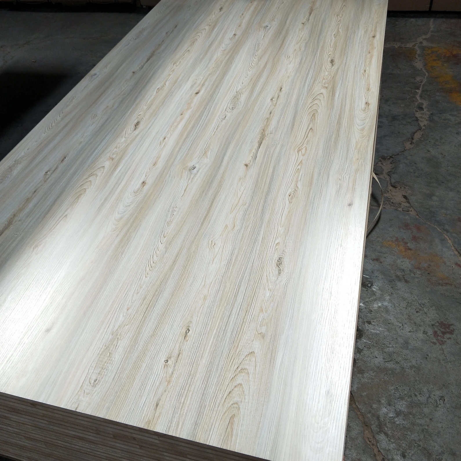 High Quality Indonesian Falcata Core Melamine Blockboard/Block Board for Kitchen