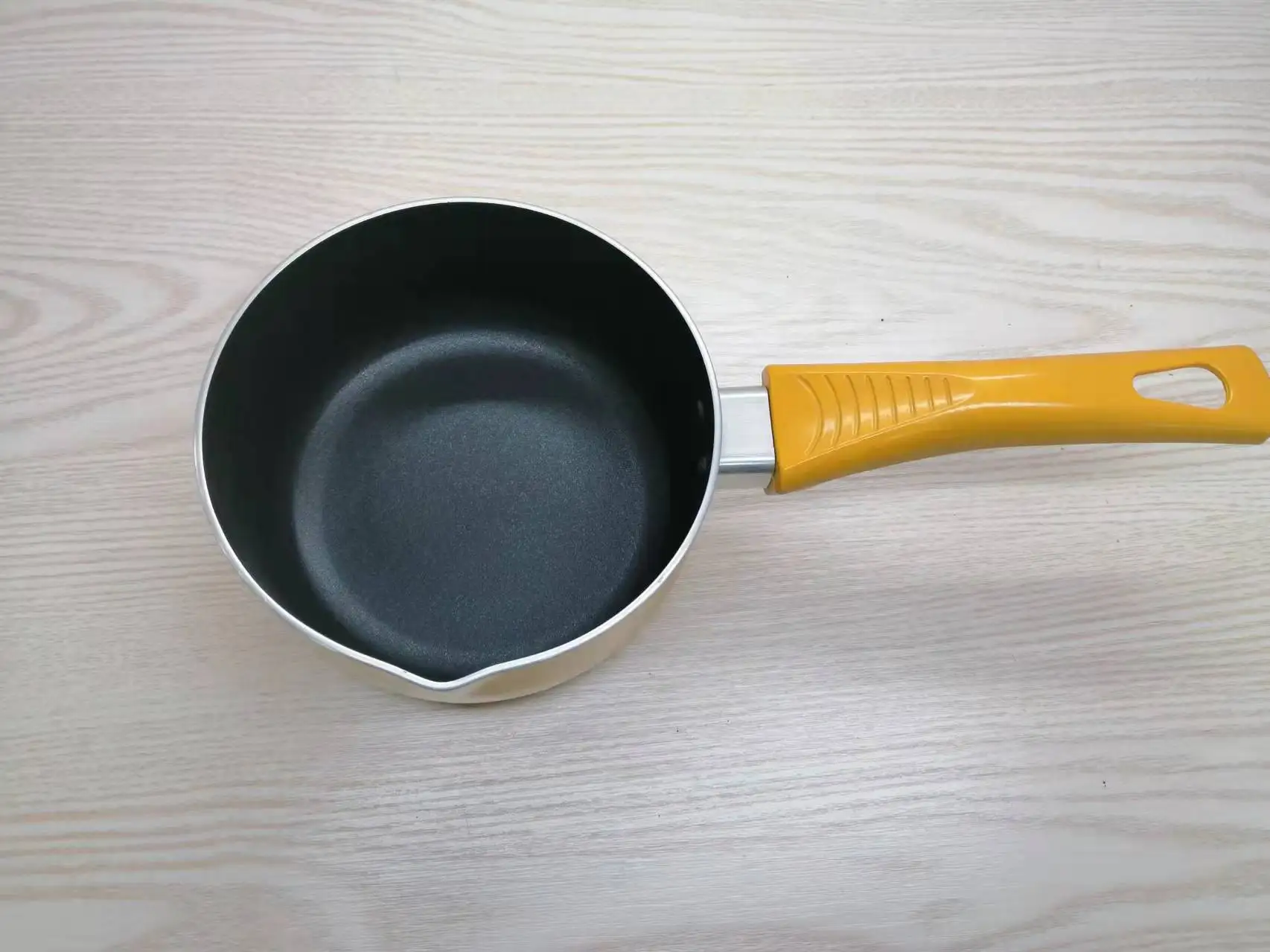 Kitchen Cookware Pot Pressed Aluminium Sauce Pan Non-stick Cookware