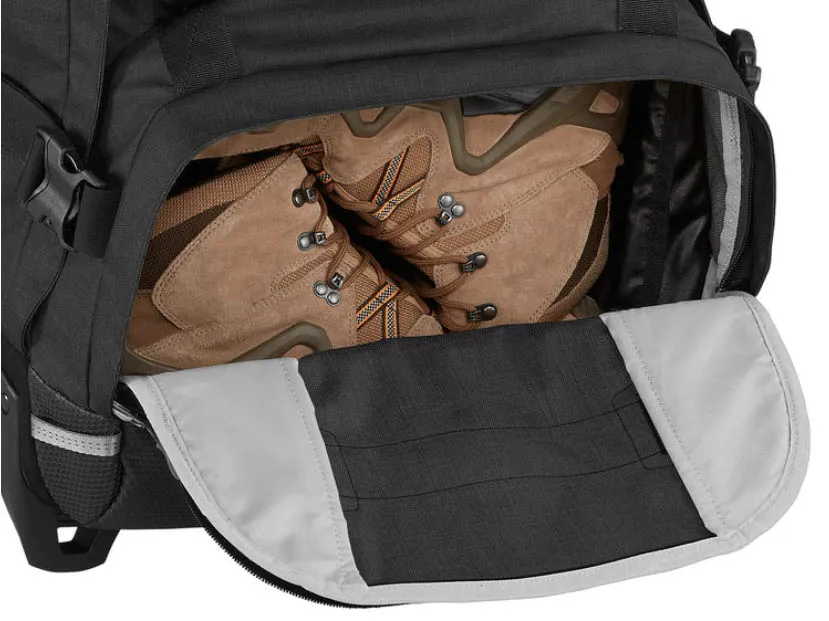 Wheel Trunk Rugged Large Suitcase with Wheels and Handle Multi-Point Grab Handles Internal Organization Wet Dry Compartment