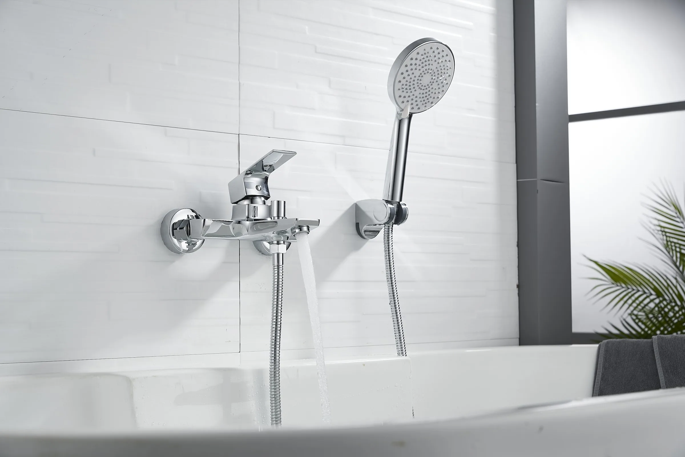 OEM Manufacturer Supply Lavatory Chrome Geometric Brass Faucet Wall Mounted Bath Sanitary Bathroom Bath&Shower Mixer