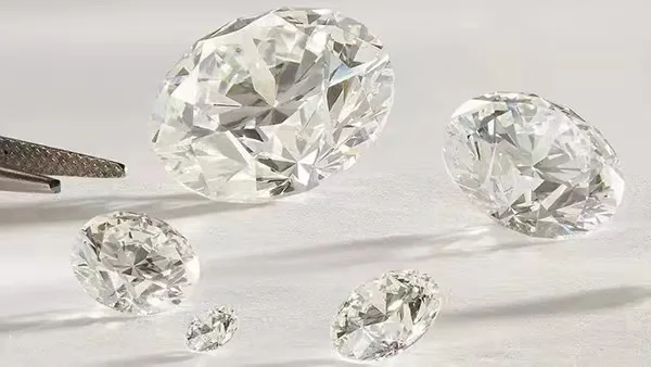 Wholesale 0.5CT-5CT IGI Certified HPHT CVD Lab Grown round Brilliant Cut White Diamond VS Clarity 8mm Height Star Shape