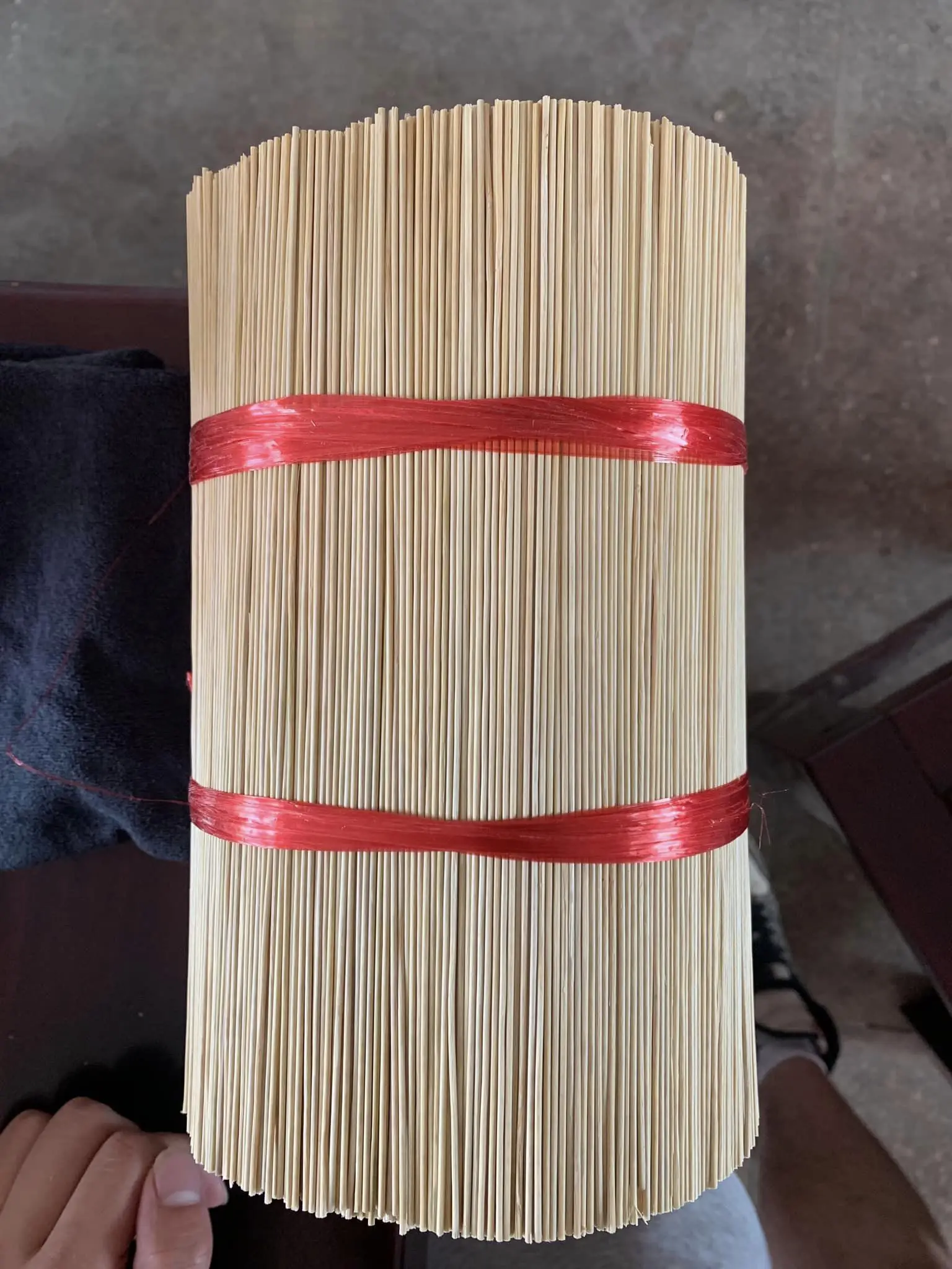 Standard size incense sticks natural color Agarbatti 1.3mm round small bamboo stick incense  made in China