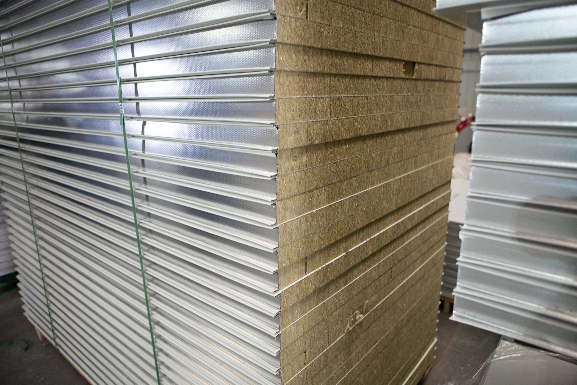 MGO rock wool Sandwich Panel Basalt Fiber Stone Wool For roof panel rock woaol sandwich roof panels