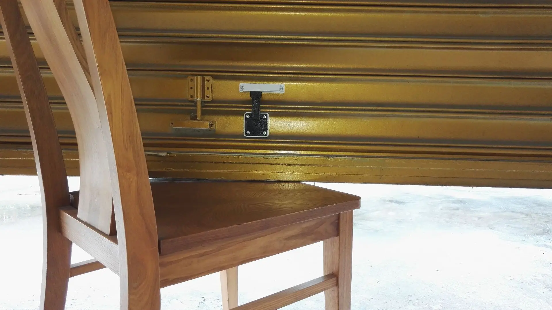 AC 110V 60Hz 300kg chain drive side mounted anti drop remote control automatic electric rolling shutter door motor