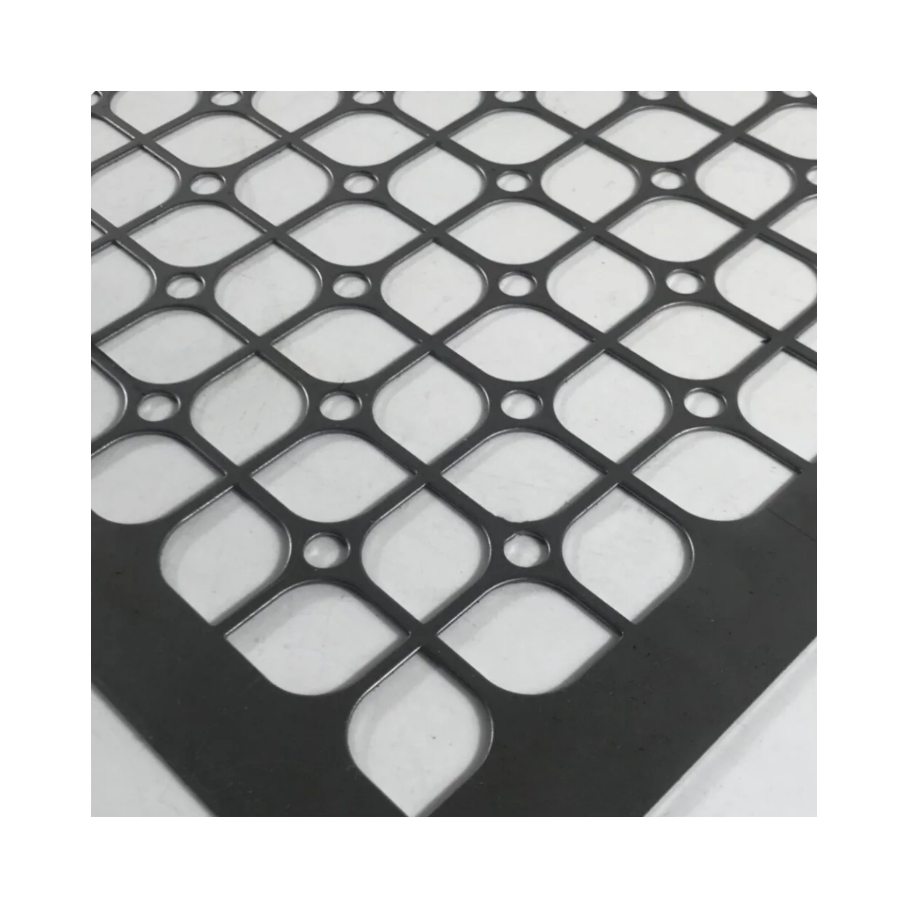 Expert Manufacturer SUS304 Customized CNC Bending Accurate Chain Plate Perforated Plate for Building Construction