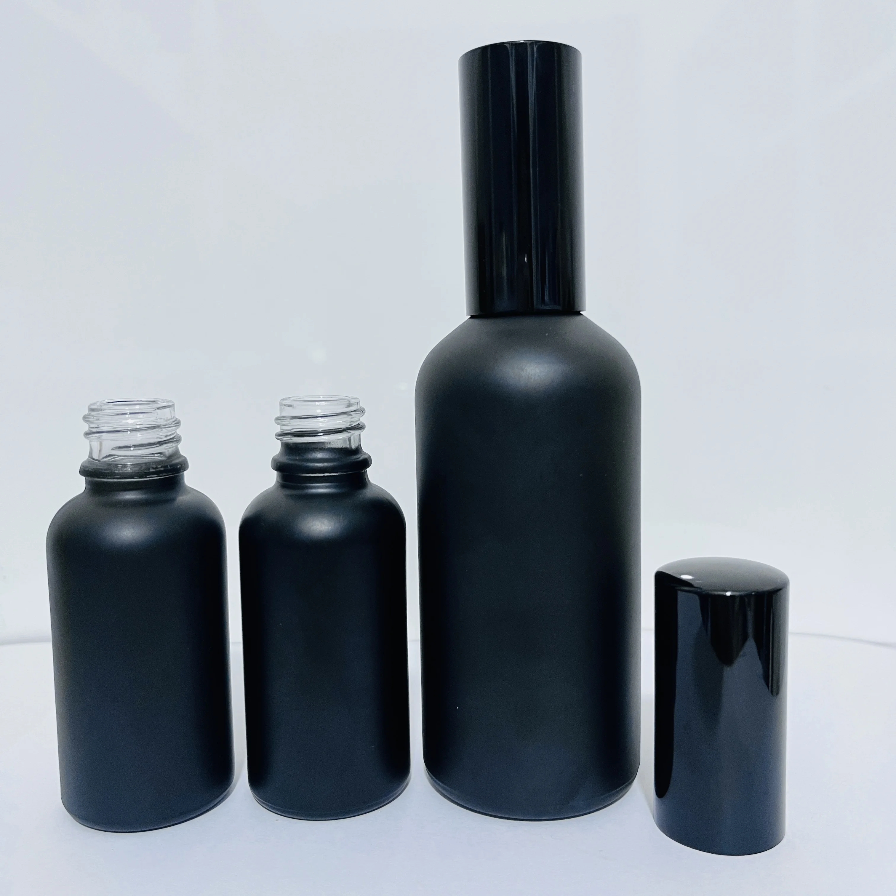 Wholesale customized 100 ml empty clear glass room mist spray bottle