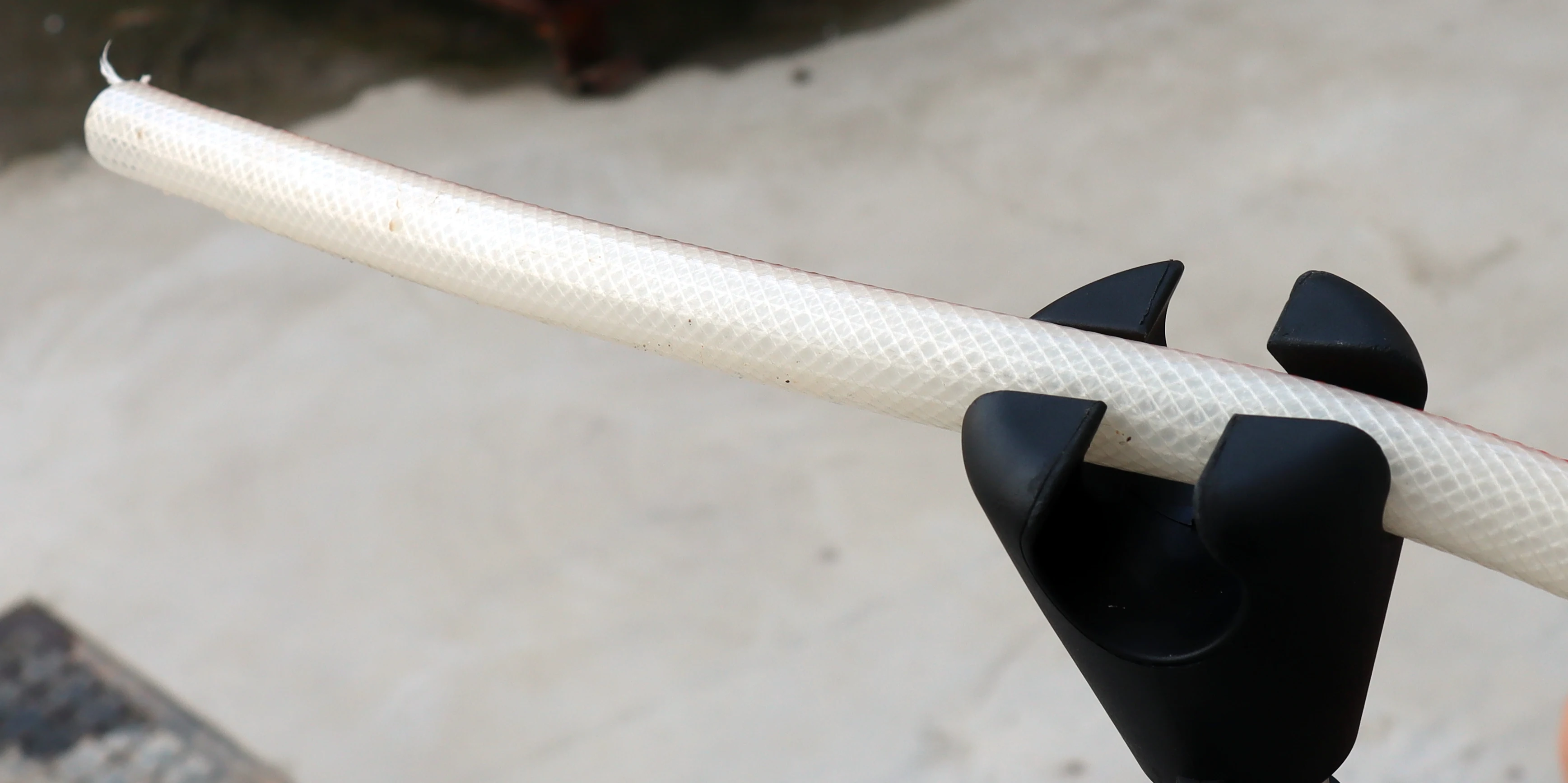 Aluminum Plastic Garden Water Pipe Fixed Holder Hose Guide Stakes with Spike for irrigation system