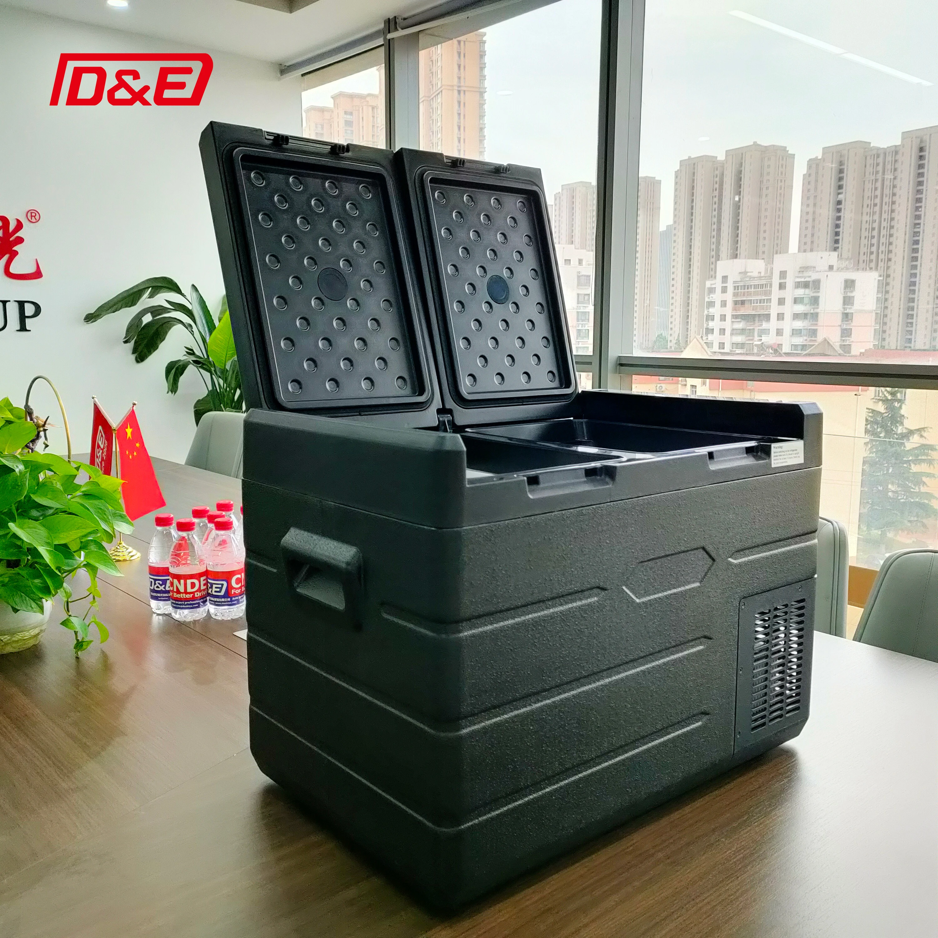 High Quality 12V 24V Compressor 35L Dual Zone Mini Car Fridge For Food Fruit Drink In Truck RV Van