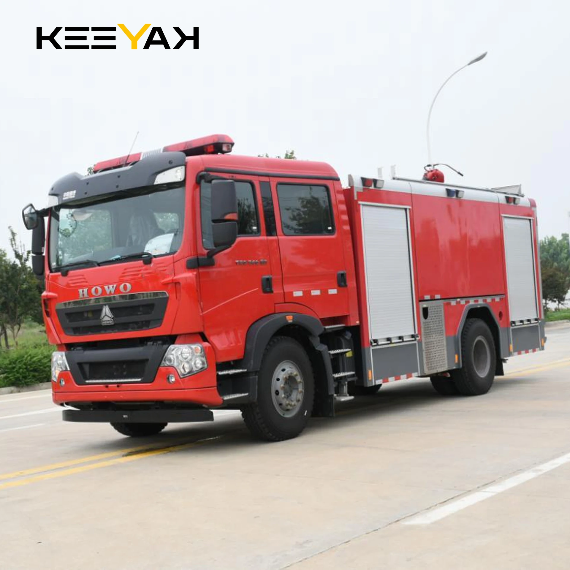 HOWO маленький пожарный грузовик 7950L мини пожарная машина макс. красный дизельный Танк время работы колесо цвет трансмиссии материал концентратор