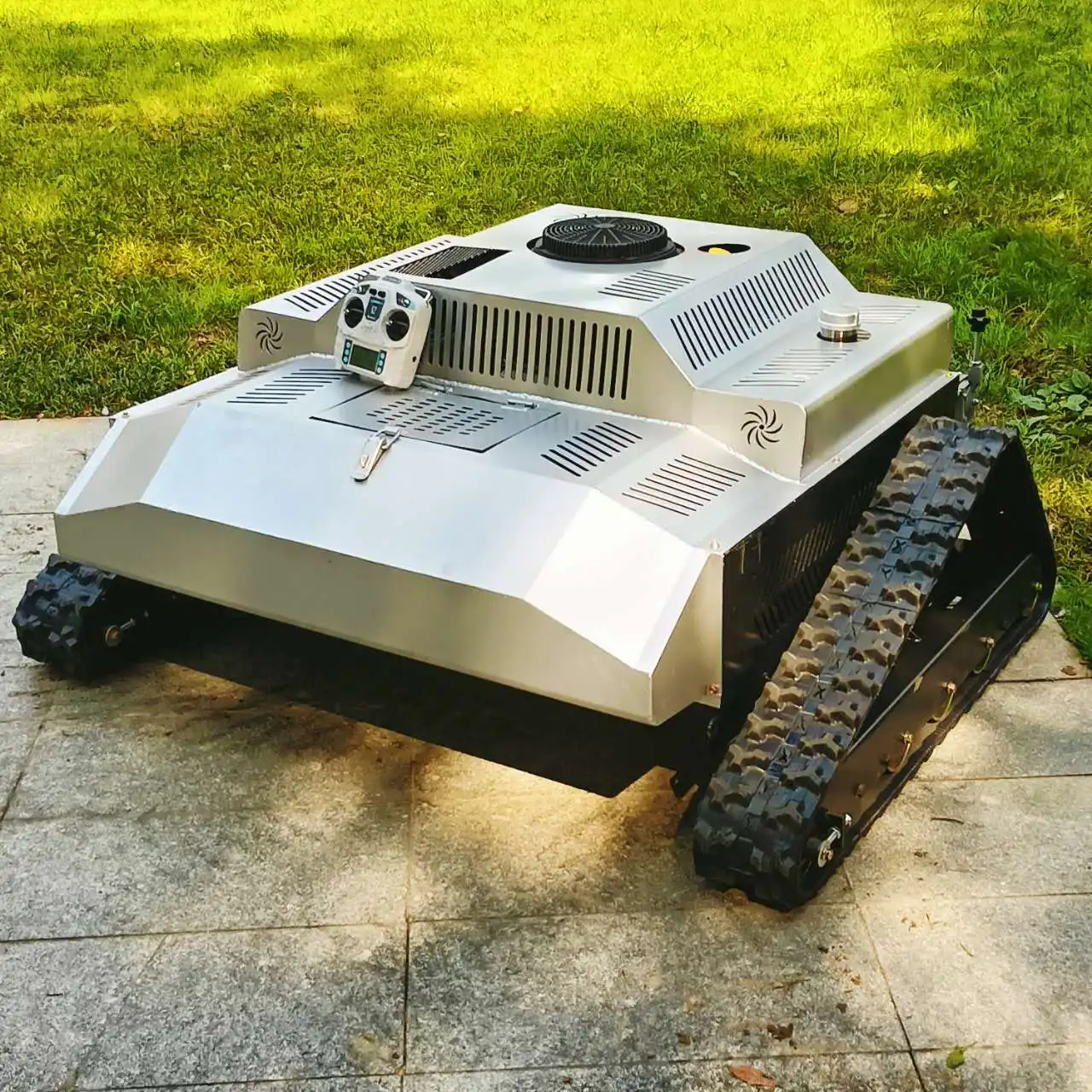 2024 new DZR Cheap High Quality Lawn Mowing Robot Remote Control Hill Climbing Remote Control Cutting Exit Global Agricultural