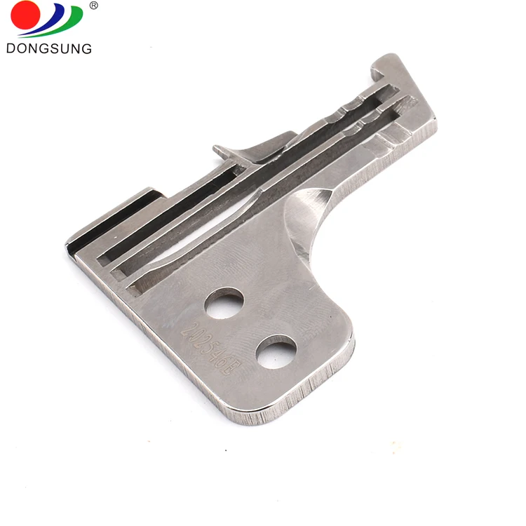 High quality Dongsung brand sewing machine parts needle plate for Pegasus M700 overlock sewing machine 202546E