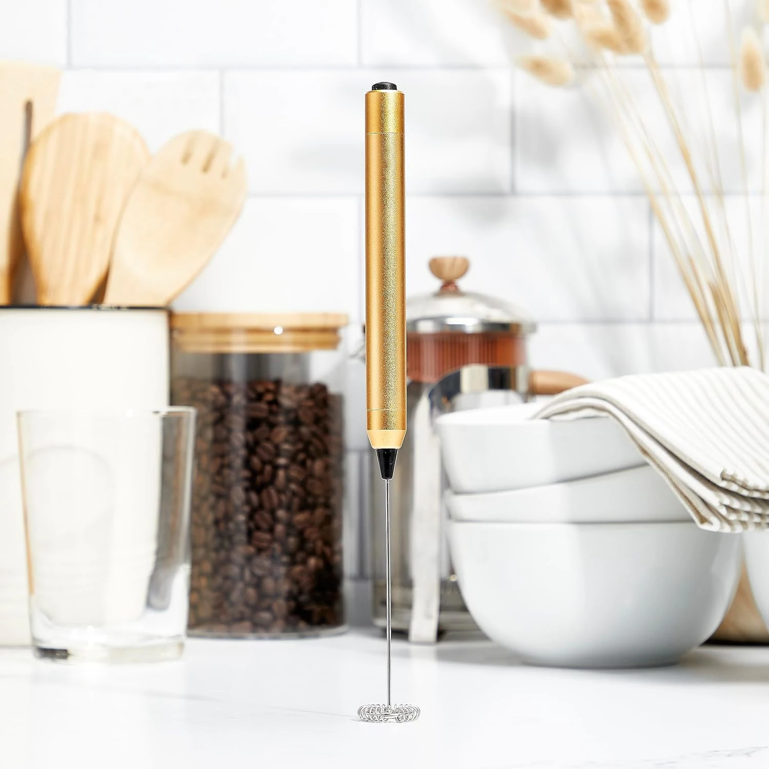 New Arrival Automatic Hand Milk Frother  Battery Operated Electric Coffee Frother With Stainless Steel Whisk