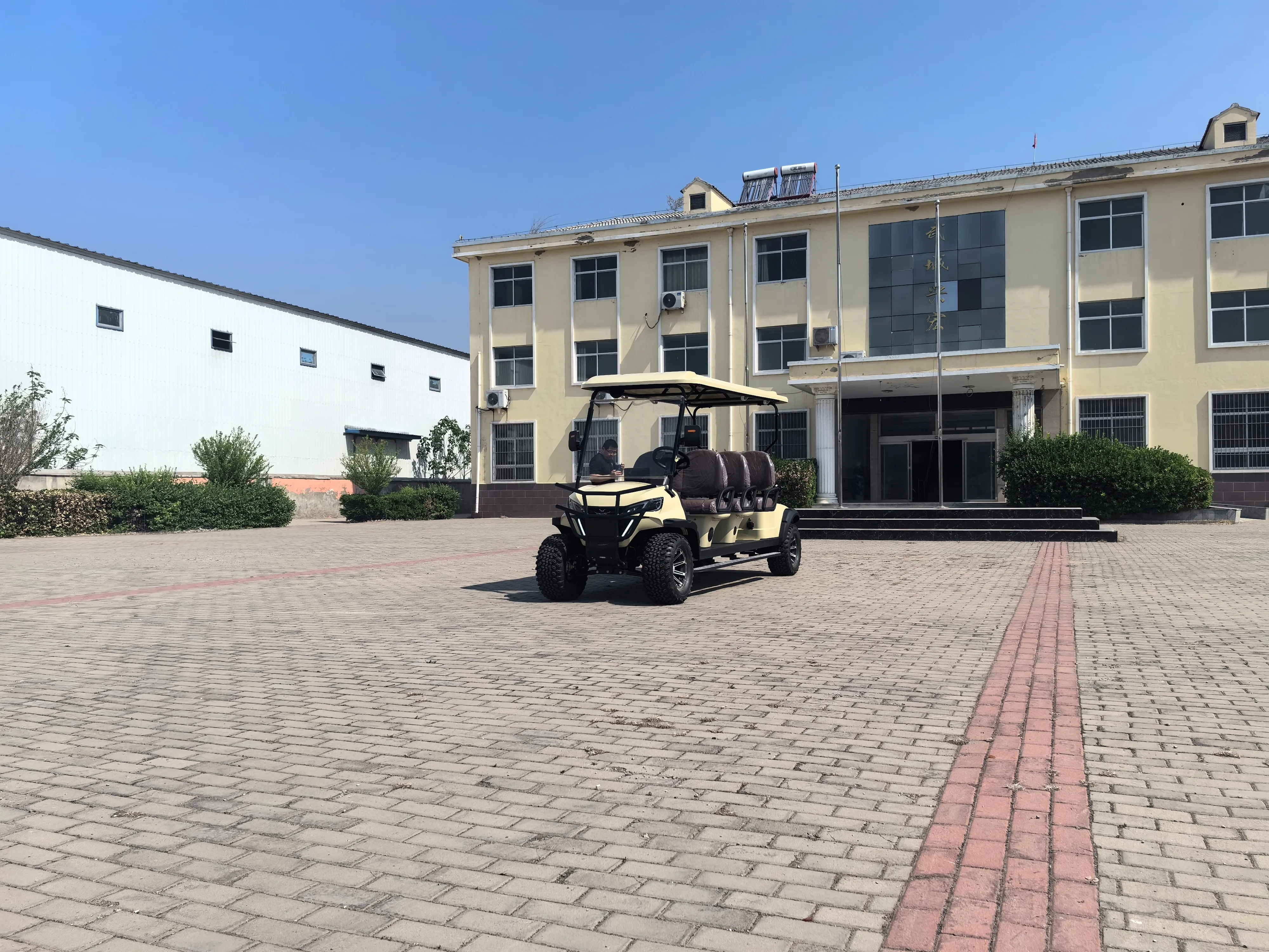 mini golf electric car with Bumper wholesale golf car Utility  hunting golf buggy electric
