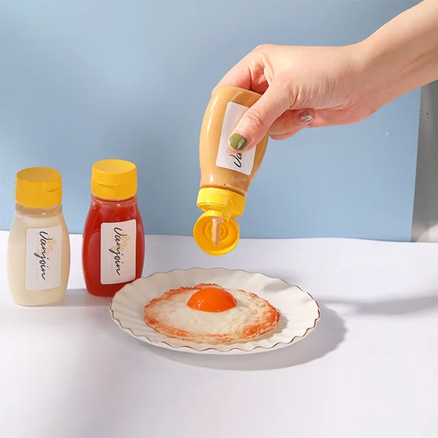 Empty BBQ Custom Mini Plastic Sauce Bottle PET Sauce Bottles 50ml 70ml Chilli Sauce Bottles with Flip Top Cap