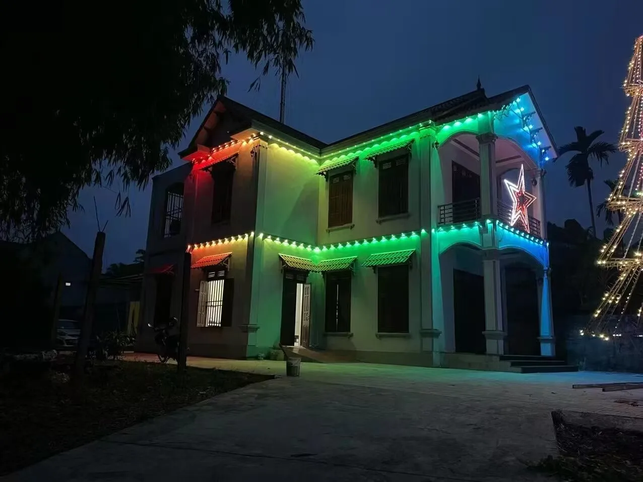 2024 Pixel Lights Christmas Colorful Waterproof Roof House Eaves Light Eave Smart String Exterior Led Point Light