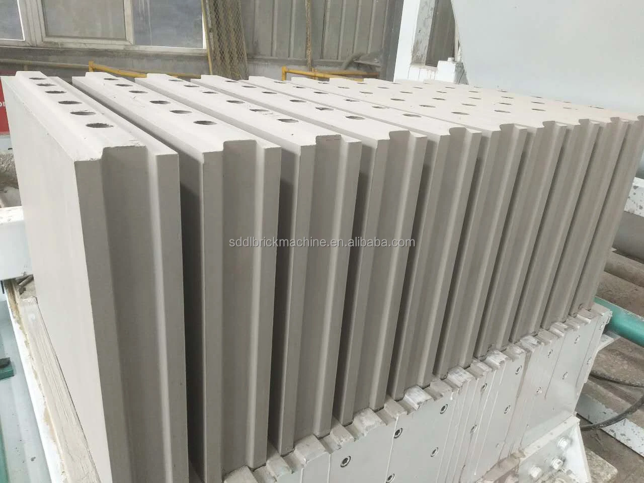 Gypsum decorating block making machine