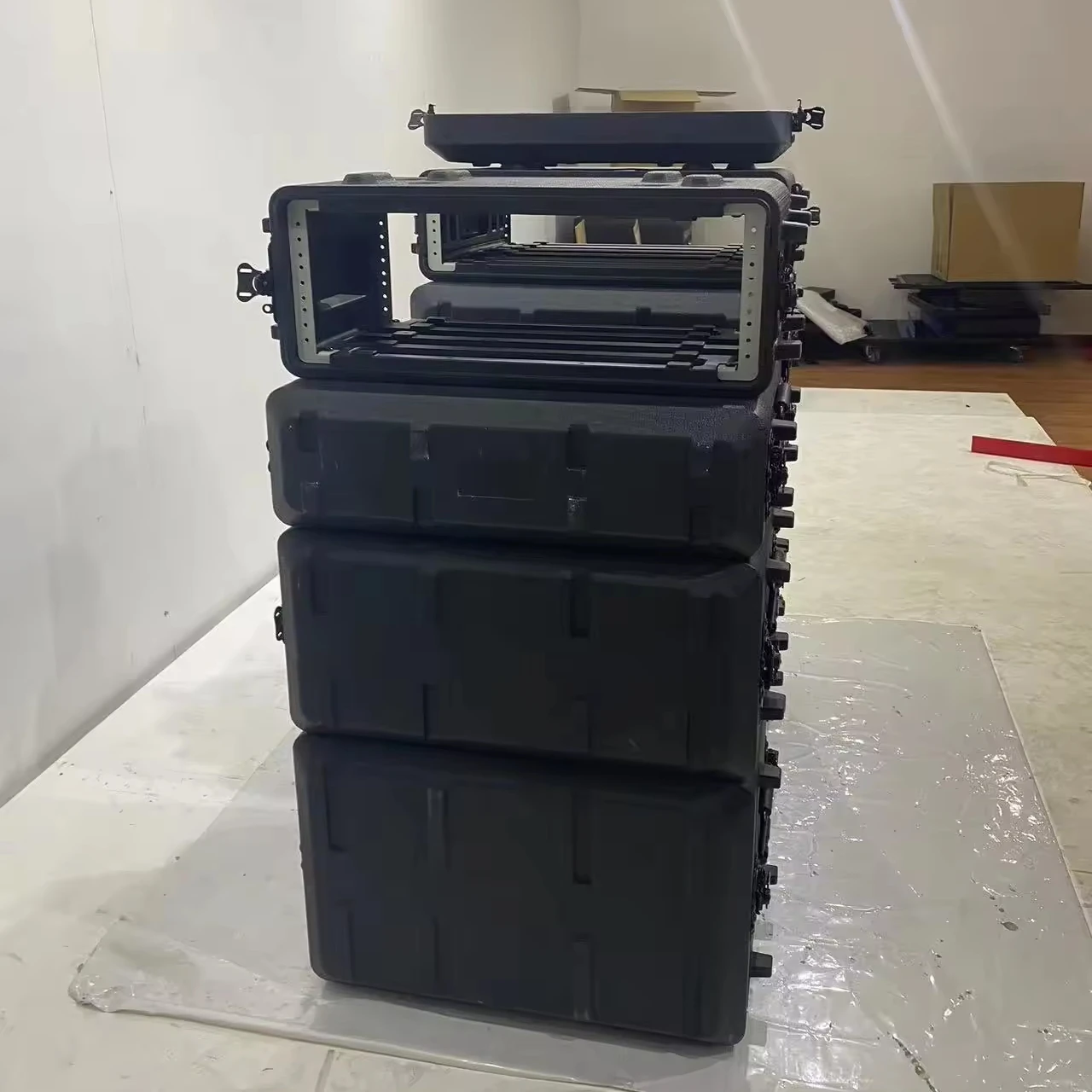 PE ABS 260mm depth Flight Case Plastic Fashion Design Universal Rack Case Waterproof pulley rack case