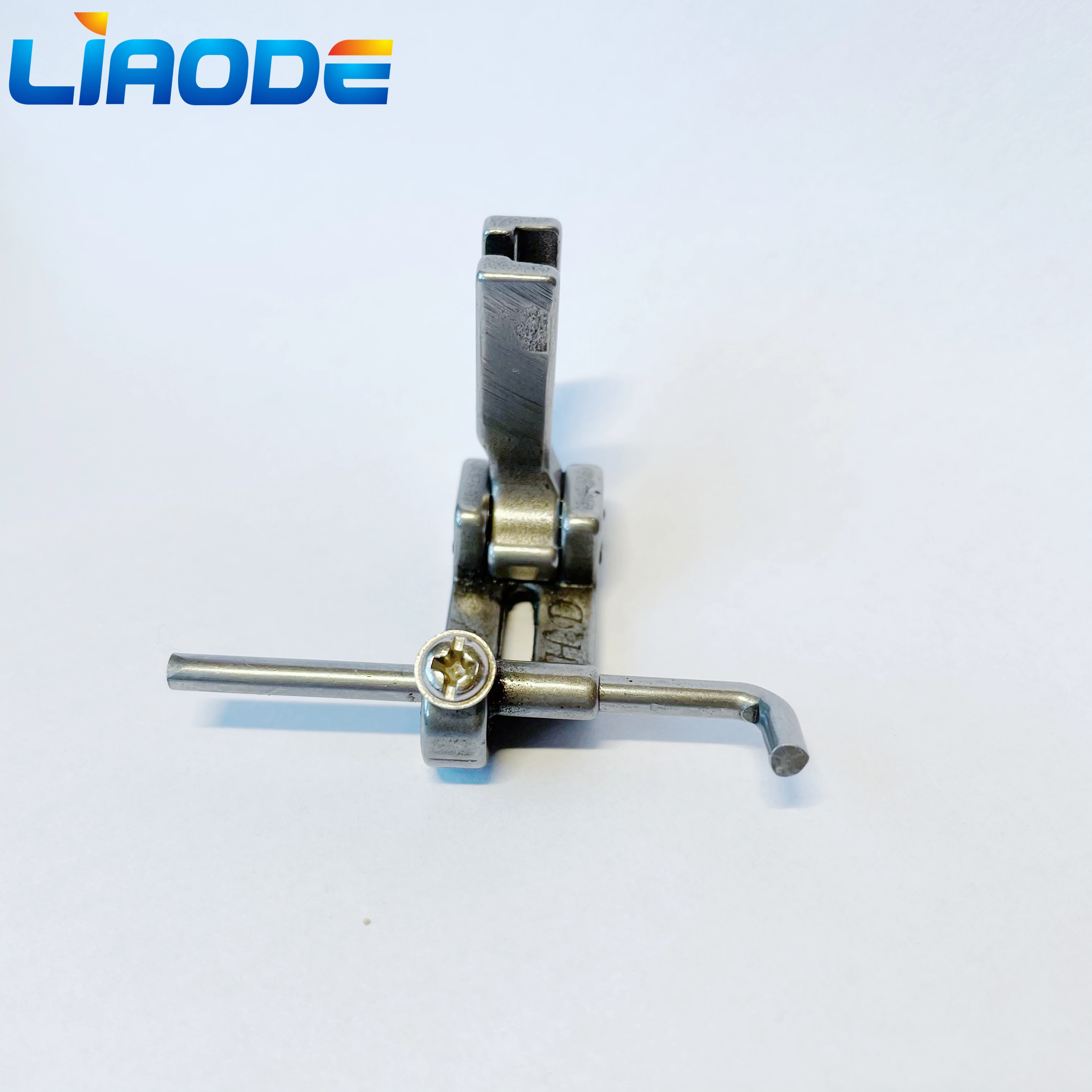 Прижимная лапка для швейной машины с несколькими иглами