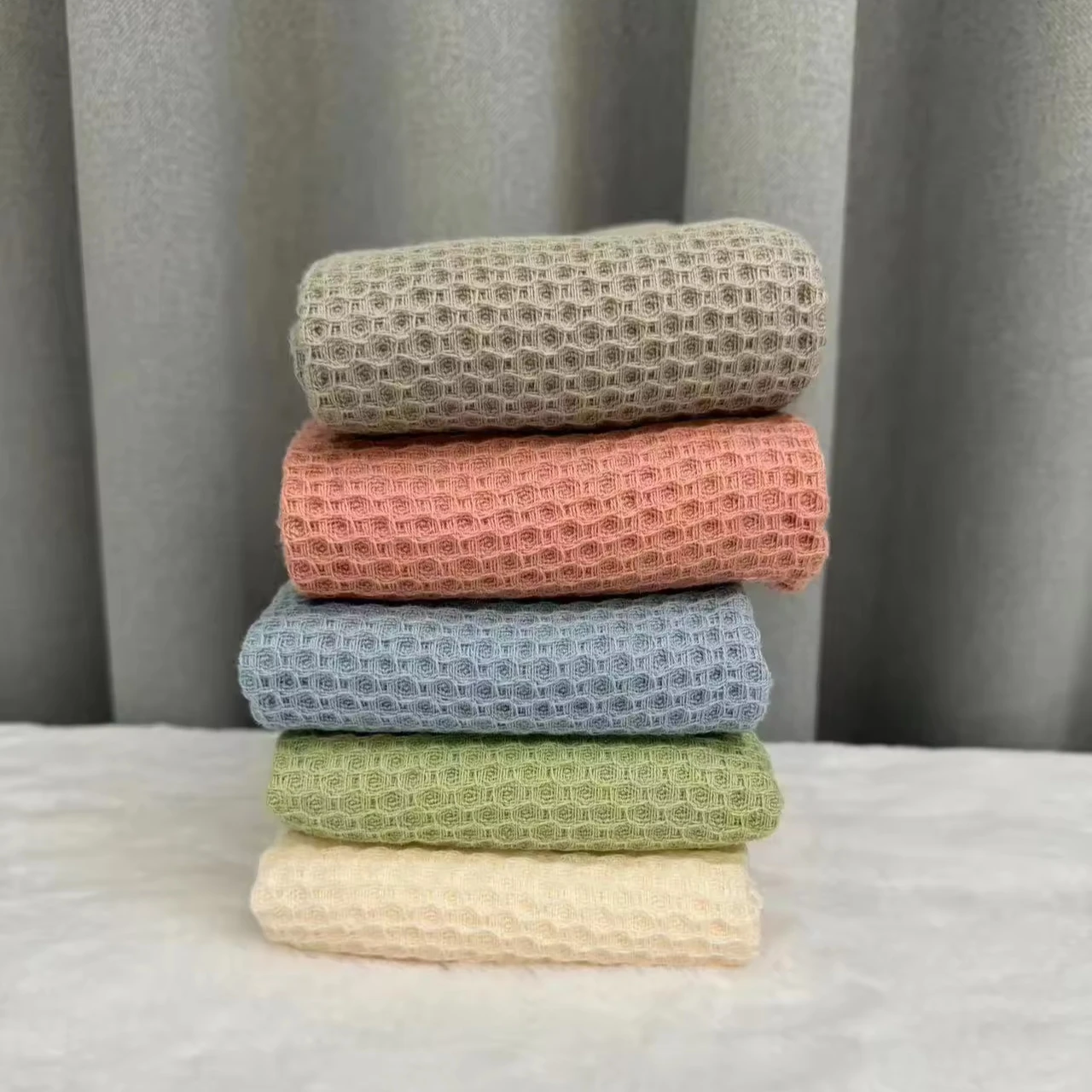 Custom  Logo Waffle Towel Cotton High absorbent Quick Dry waffle towel weave drying Hotel Bath Towel