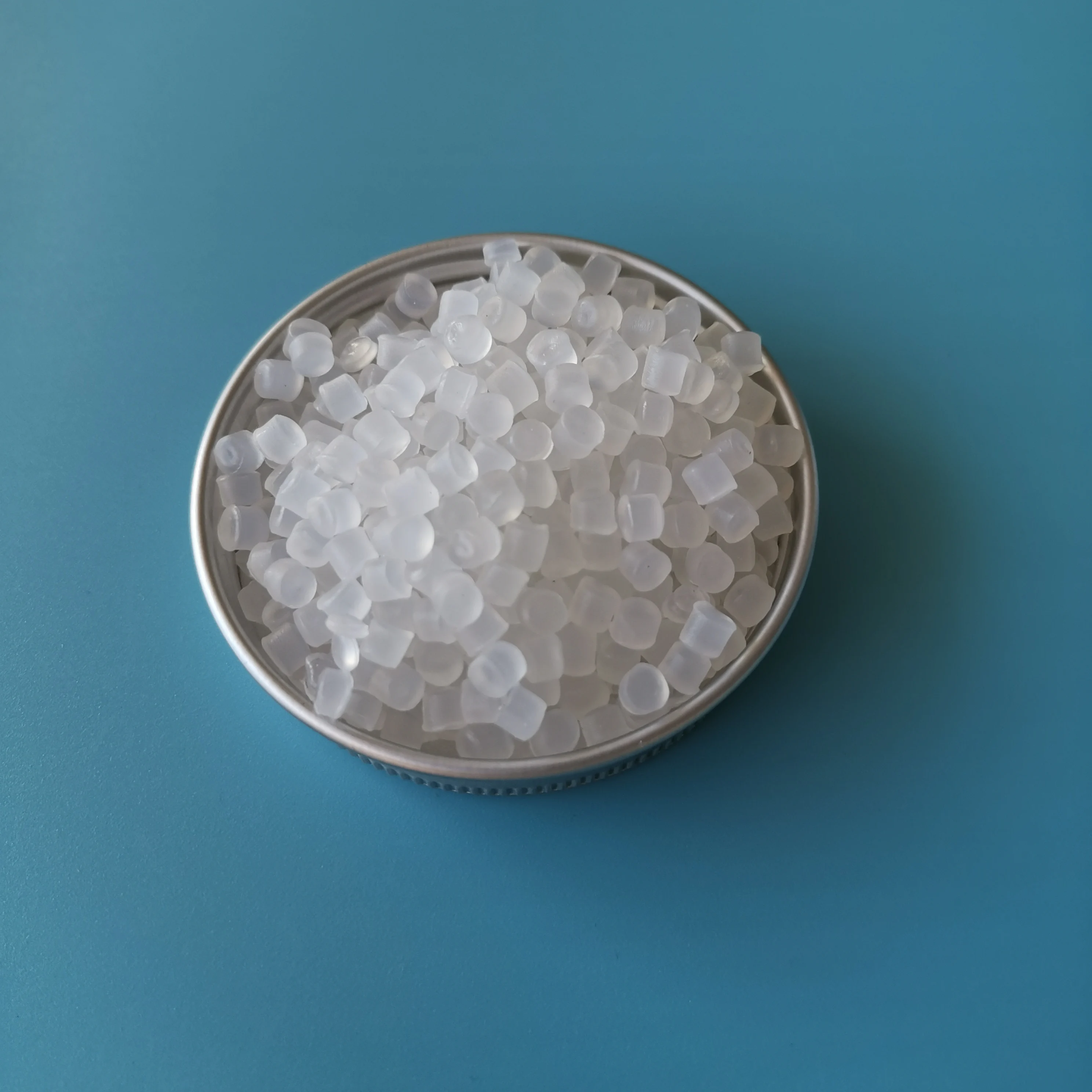 Высокоэластичные модифицированные гранулы из ТПЭ сырье для литья под давлением подошвы обуви