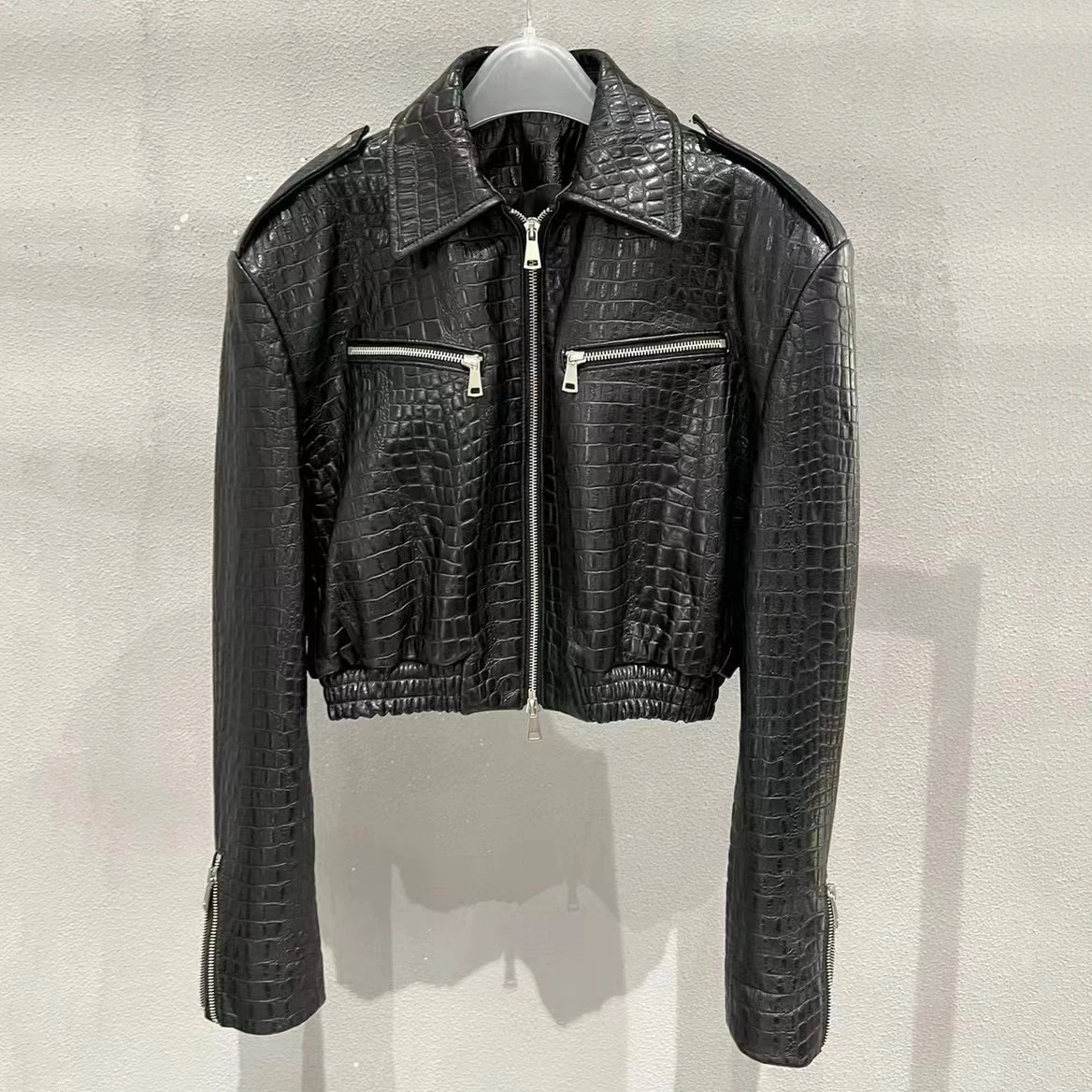 Luxury Soft Fall Spring New Fashion Short Genuine Leather Jacket Long Sleeves Zipper Crocodile Custom Women Sexy Leather Coat