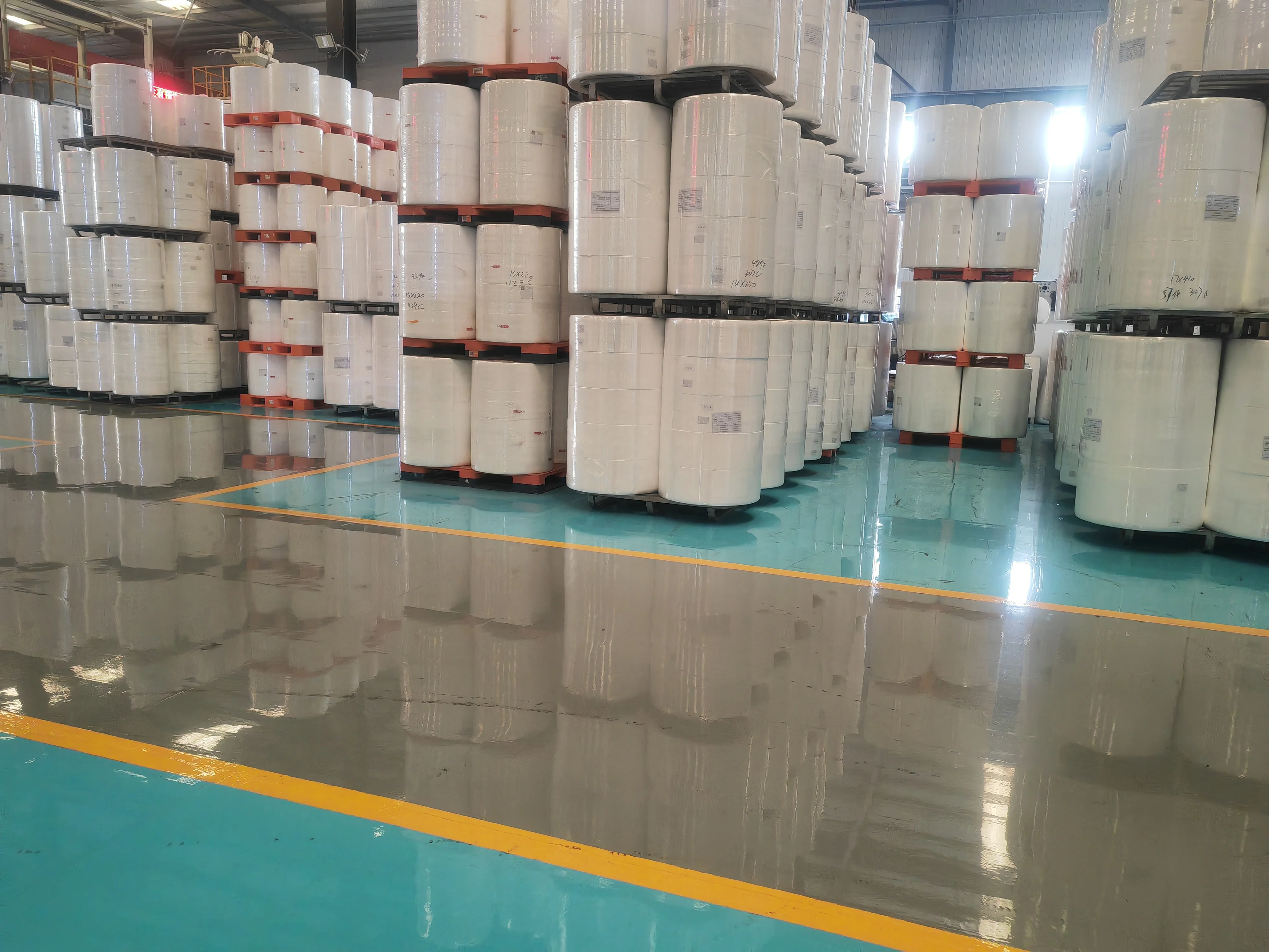 Waterproof Smms Polypropylene Spun-Bonded 220mm Width Nonwoven Raw Materials Nonwoven Shipping From China