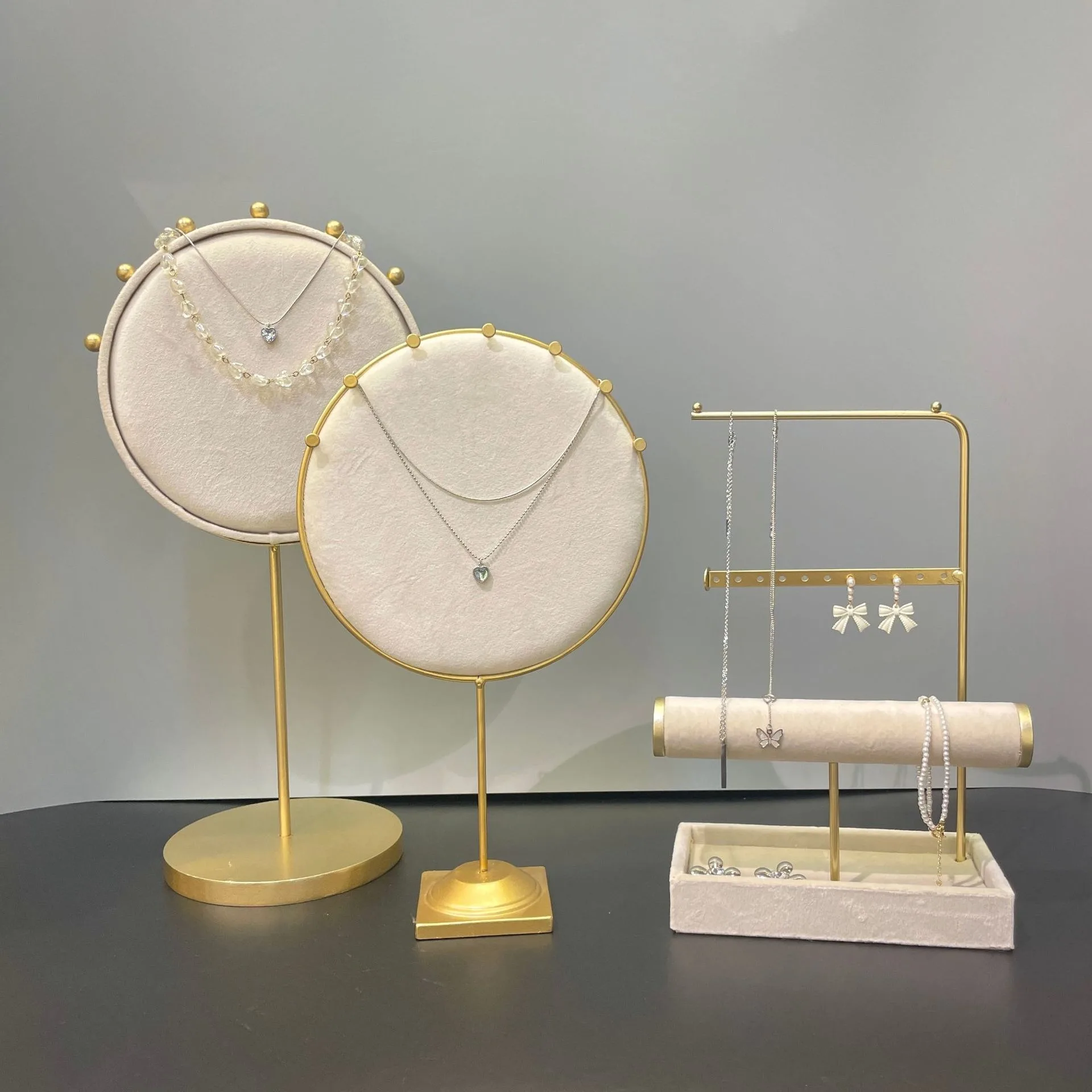White Metal Velvet Jewelry Display Stand Wholesale Stand Necklace Jewelry Display Stand Show Case Jewellery Showcase