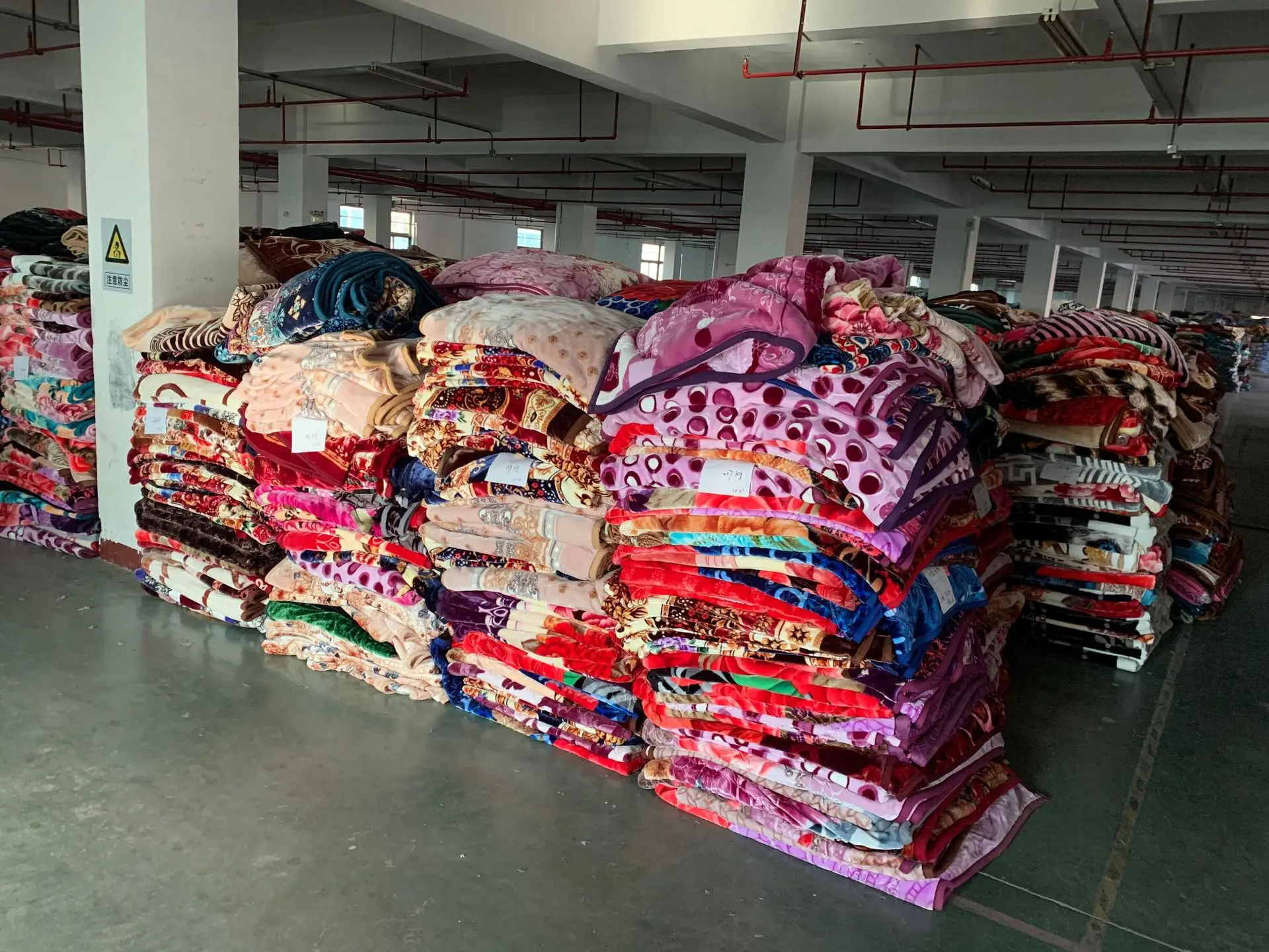 Yiwu blanket manufacturer For Winter Super Soft Raschel Blanket 2 Ply Reversible Raschel Bed Blanket