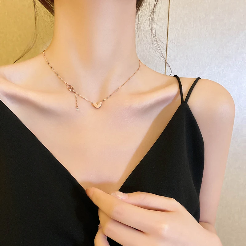 
Hot-sale Women Fashion 2021 Heart Pendant Necklace Jewelry Chain Dainty Necklace 18k Gold Plated Necklace 