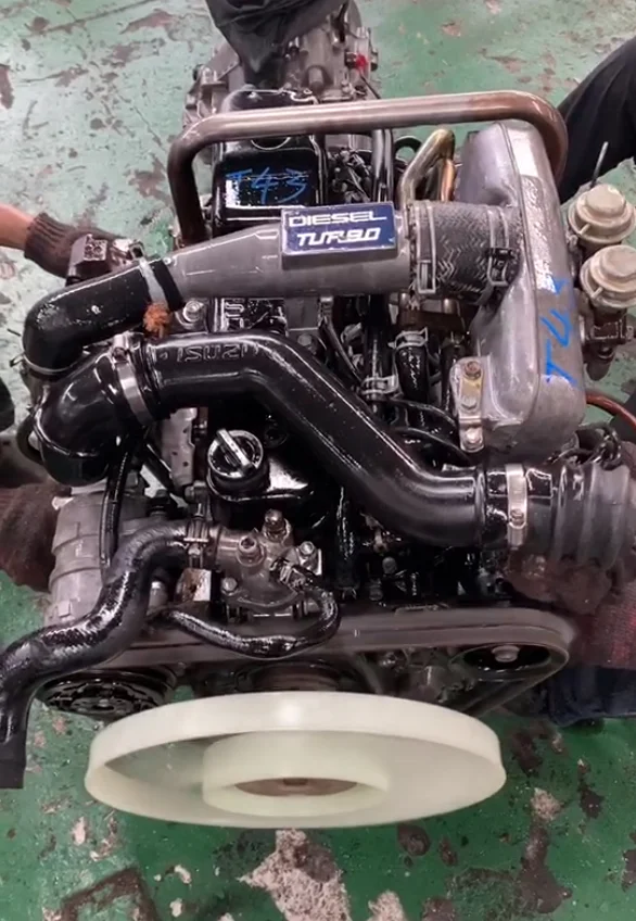 Pick up engine  4JB1T used genuine engine 2.8T motor with 4X4 transmission box gearbox