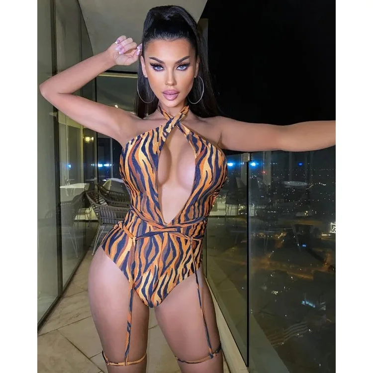 OEM factory Hollow Halter Tiger Pattern Nude Sexy Young Girls Tiny Bikinis Swimwear Fashion Show