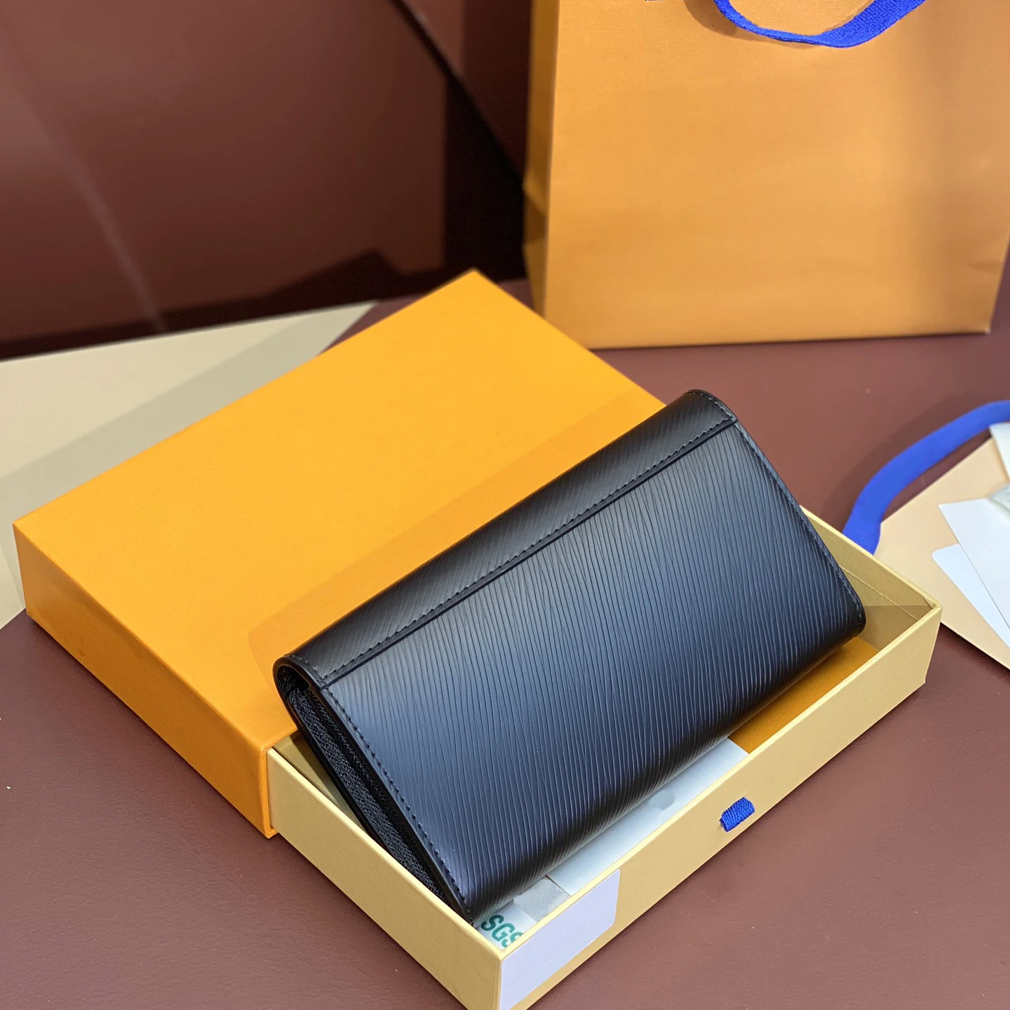 2024 Latest Wholesale Designer Wallets Famous Classic Style Purse Luxury Genuine  leather Long Wallet Men Zipper Wallet