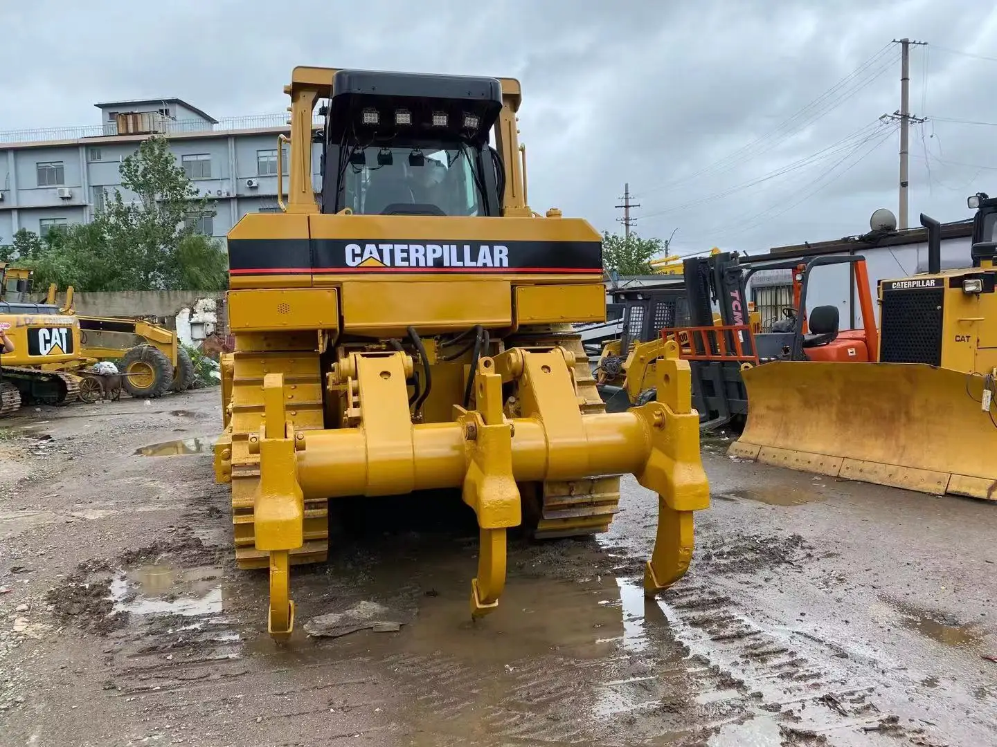 Hot Selling Secondhand cat D8R Bulldozers in china yard for sale Used CAT D8R compactors At Low Price