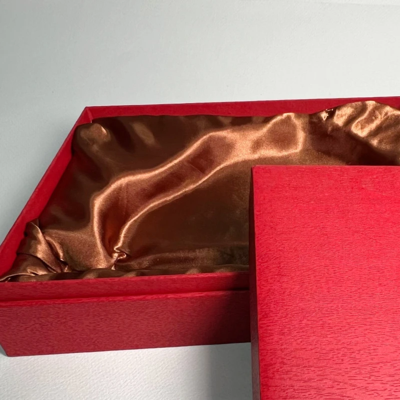 Custom logo luxury two pieces cardboard paper packaging removable lid rigid gift boxes with Silk Satin Lining