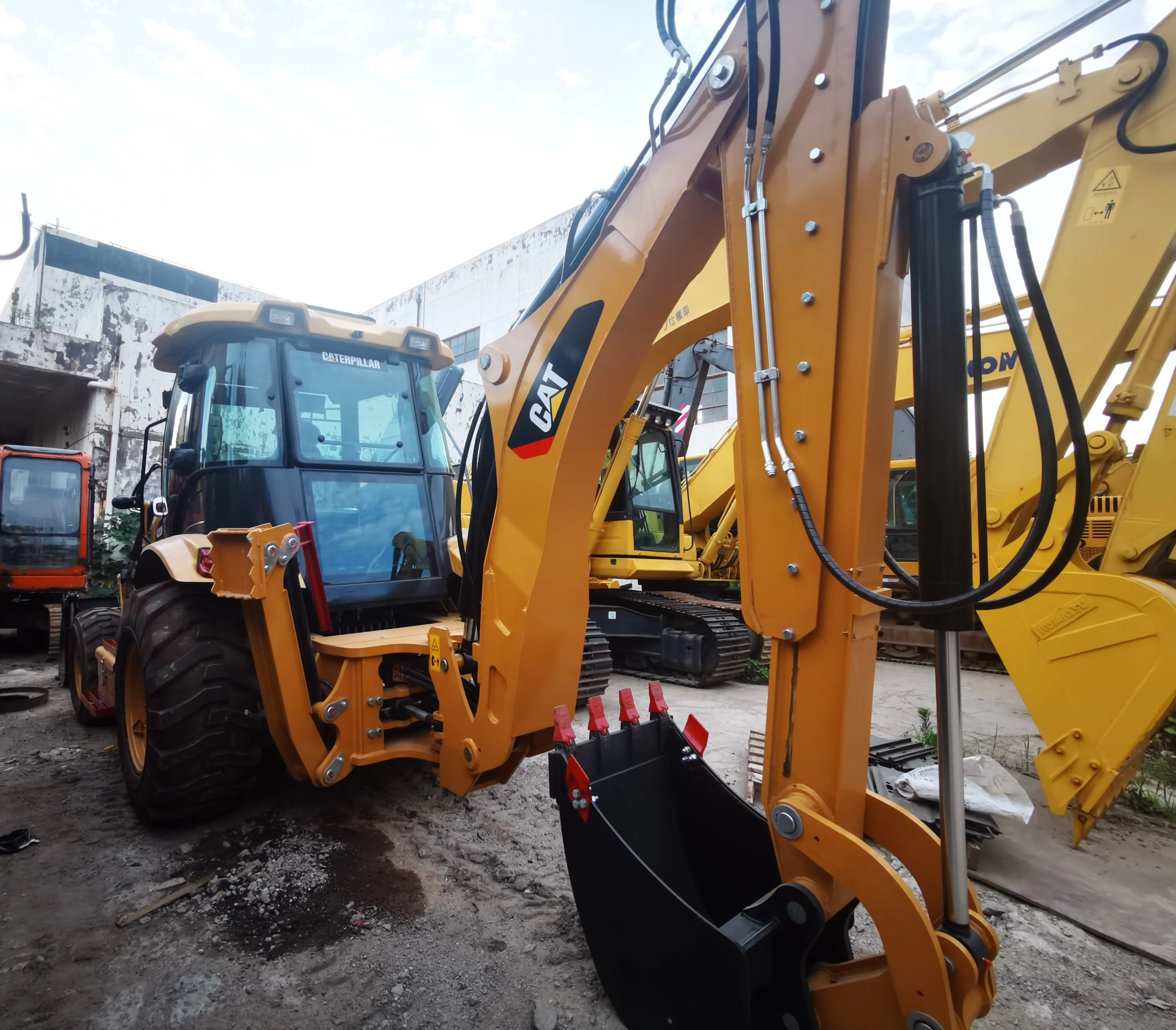 Cheap Sale Used Caterpillar CAT 420F2 Backhoe Loader 5.8ton Construction Machinery 336HP Engine Excavator Loader Use for Farm