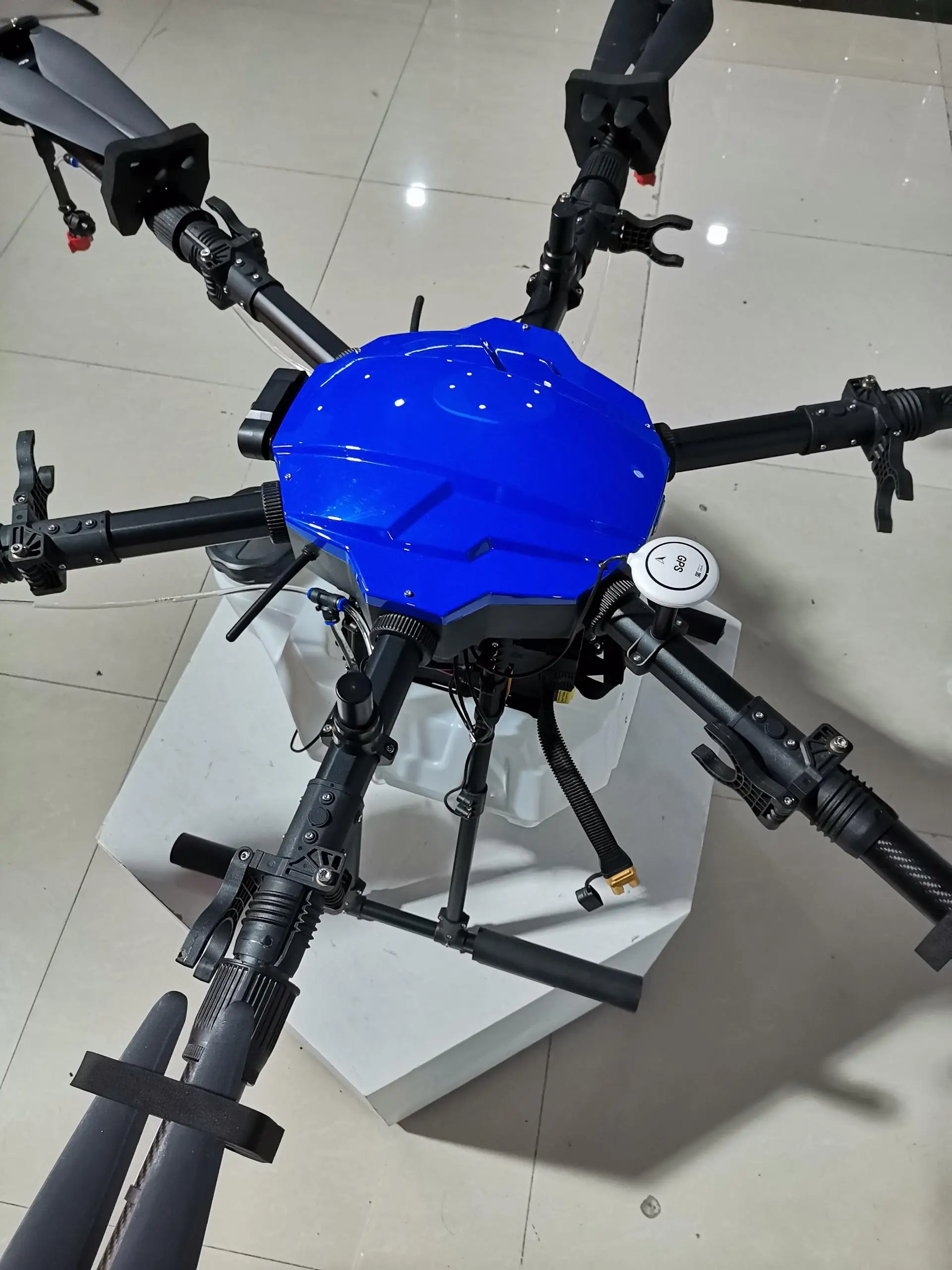 Y 16liter Pesticide Spraying drone 16kg Playload Drone Sprayer Agricultural Drone For Vineyards and Farm Against Insect