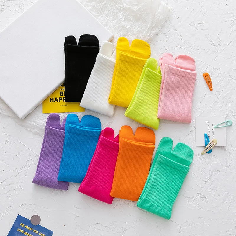 Wholesale Women middle tube socks Solid Color Crew Cotton two-finger socks