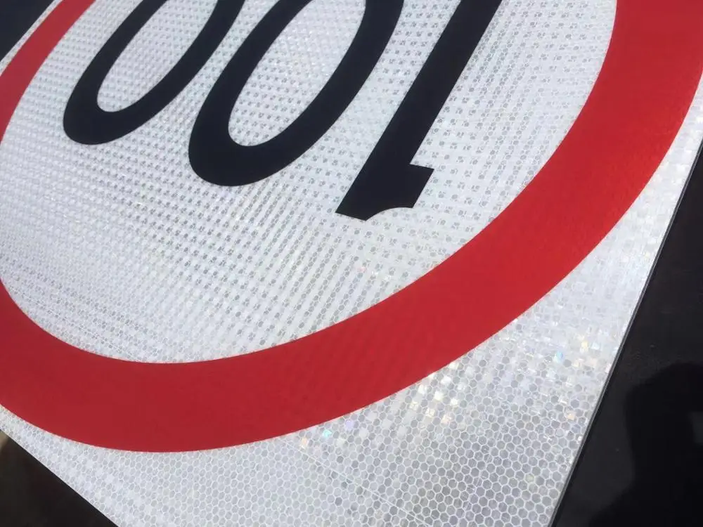  Светоотражающая пленка 3 M для обеспечения безопасности дорожного движения