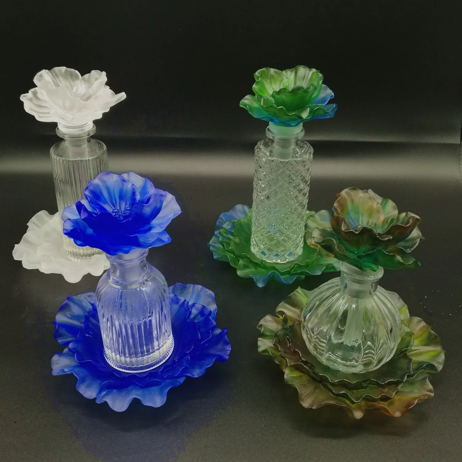 
latest Middle East style crystal perfume bottle and medkhan burner crystal perfume bottle 