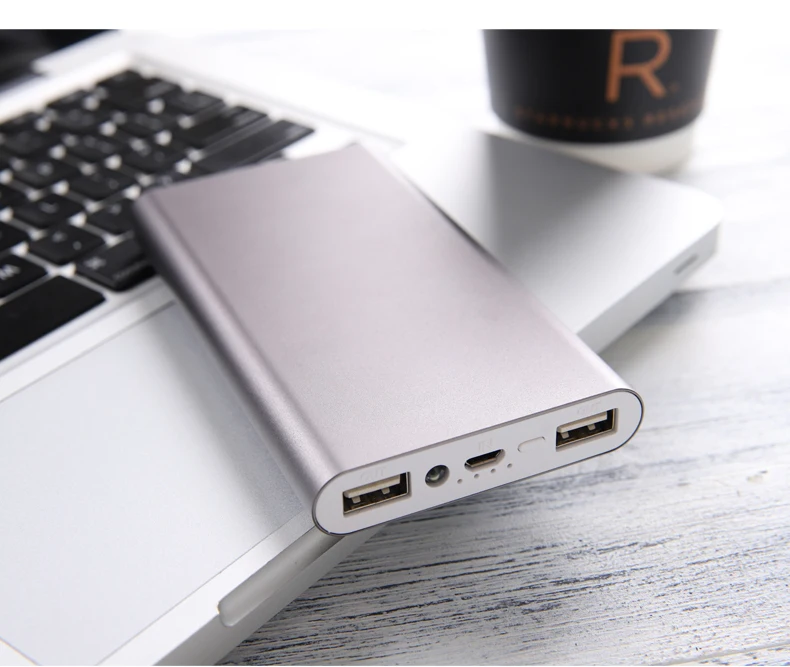Metal Thin Power Bank 10000mAh Mobile Phone Chargers Lithium Batteries Can be Customized Portable 5000mAh Power Bank Supplies