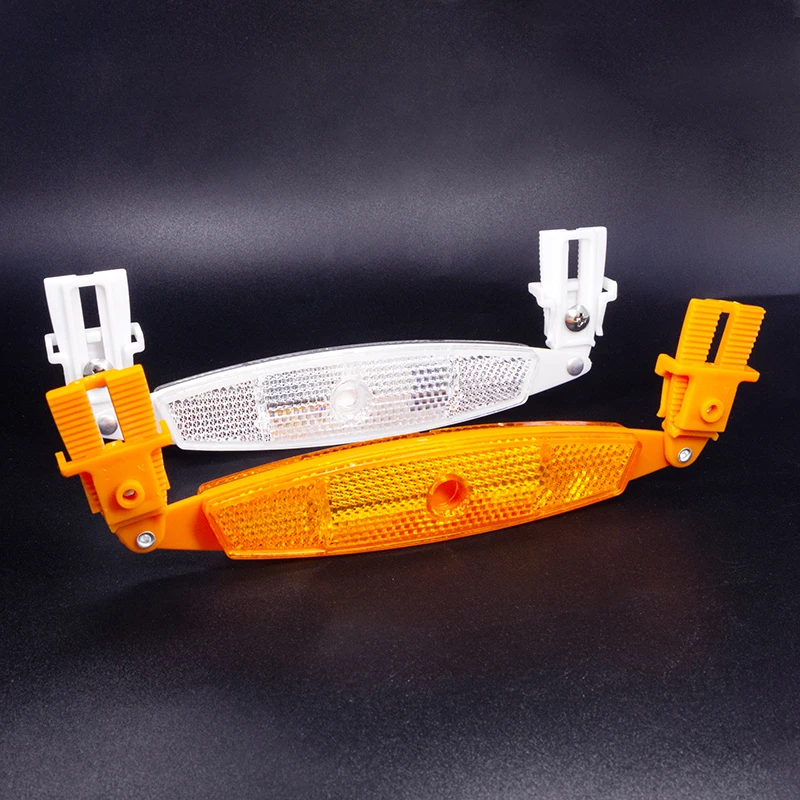 XH-B133 spoke reflectors on wheel from bike parts for safety