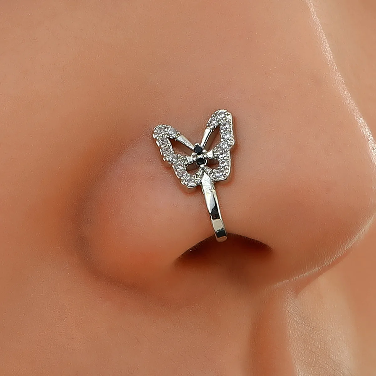 New Arrival Fashion Gold Sliver Plated Shiny Zircon Insert Hollow Out Butterfly Non Piercing Clip on Nose Ring for Women