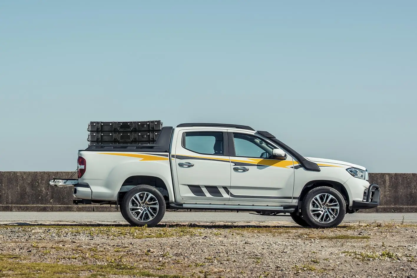 Glary All Weather Tactical wheeled Gun Case Waterproof Hard Plastic Gun Case Box with Foam