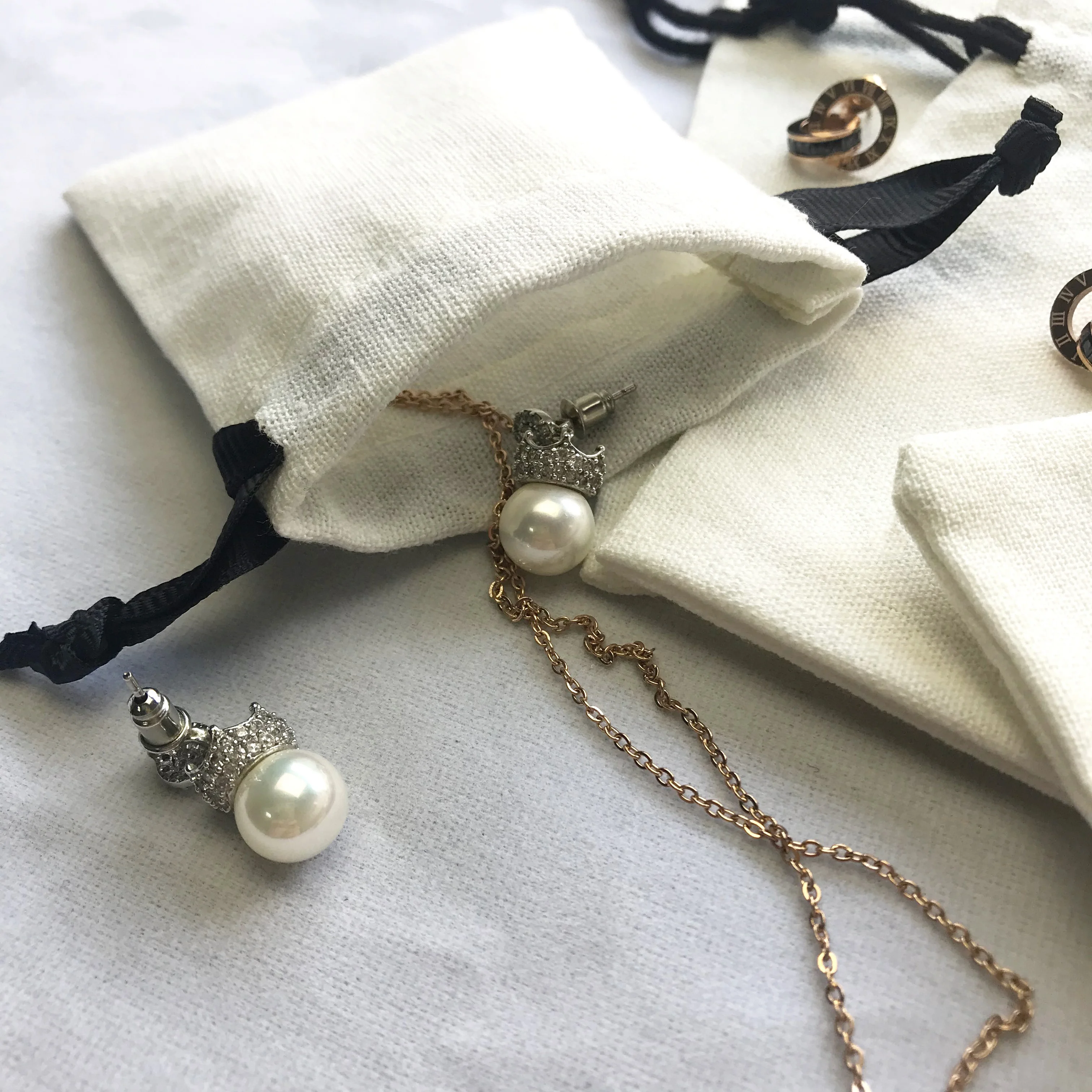 Wholesale Customized High End Gift Jewelry Pouch Bags Custom Logo Jewelry Box  A1 Drawstring Velvet White