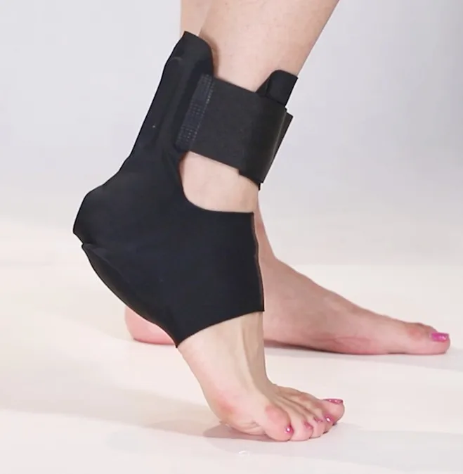 Inflatable heel pad ankle brace